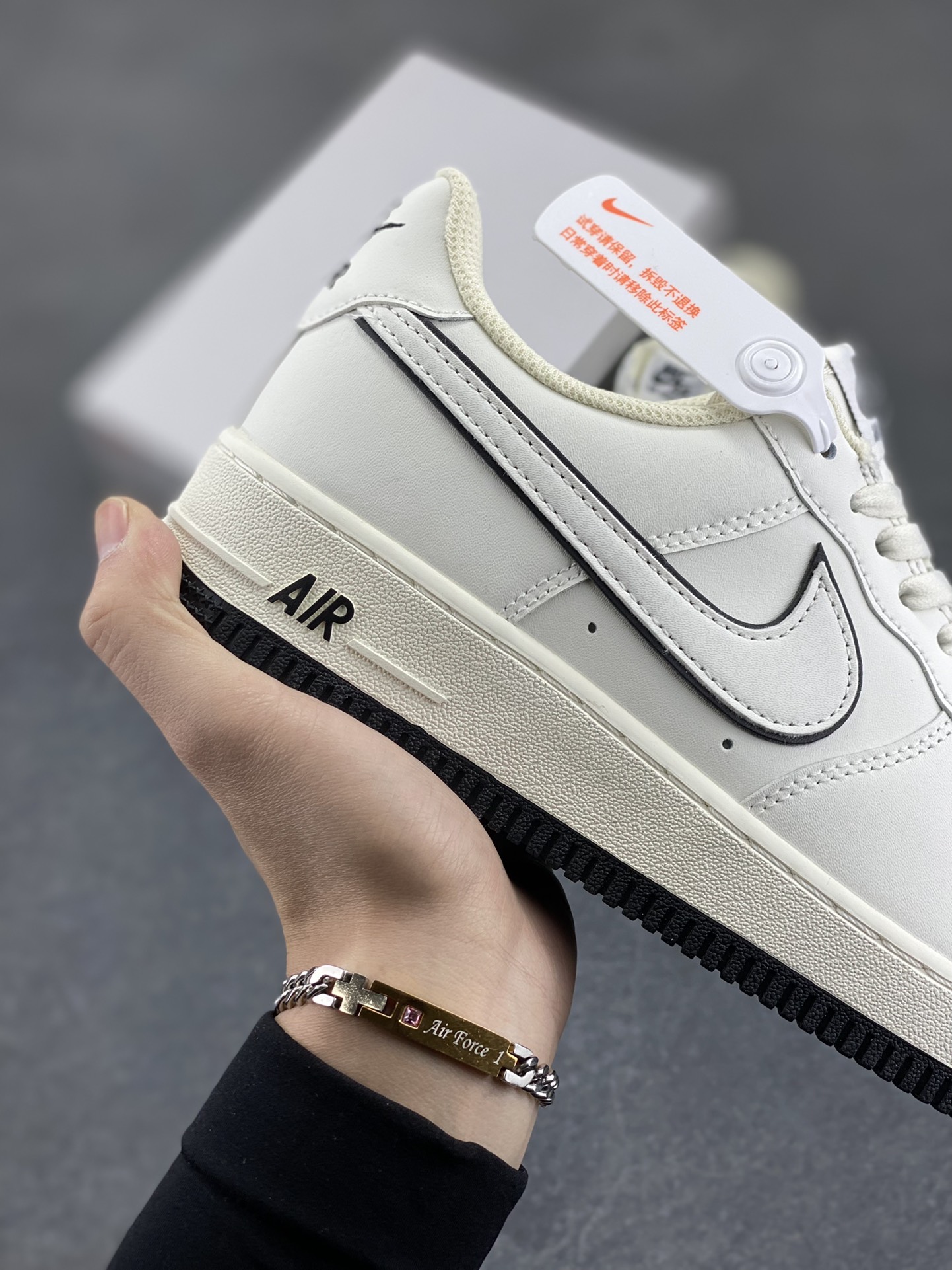 图片[6]-Nike Air Force 1 Low \’07 白 黑低帮空军一号休闲板鞋 定制皮料 原楦原纸板 纯正版型 原装鞋盒 清洁度完美 内置全掌气垫 货号：DZ2799-121 尺码：36 36.5 37.5 38 38.5 39 40 40.5 41 42 42.5 43 44 44.5 45-选品中心