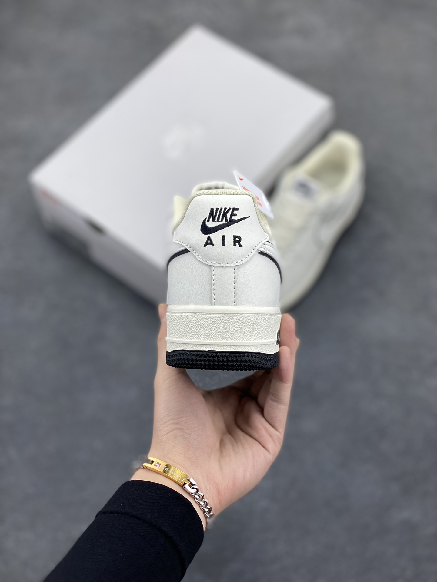 图片[4]-Nike Air Force 1 Low \’07 白 黑低帮空军一号休闲板鞋 定制皮料 原楦原纸板 纯正版型 原装鞋盒 清洁度完美 内置全掌气垫 货号：DZ2799-121 尺码：36 36.5 37.5 38 38.5 39 40 40.5 41 42 42.5 43 44 44.5 45-选品中心