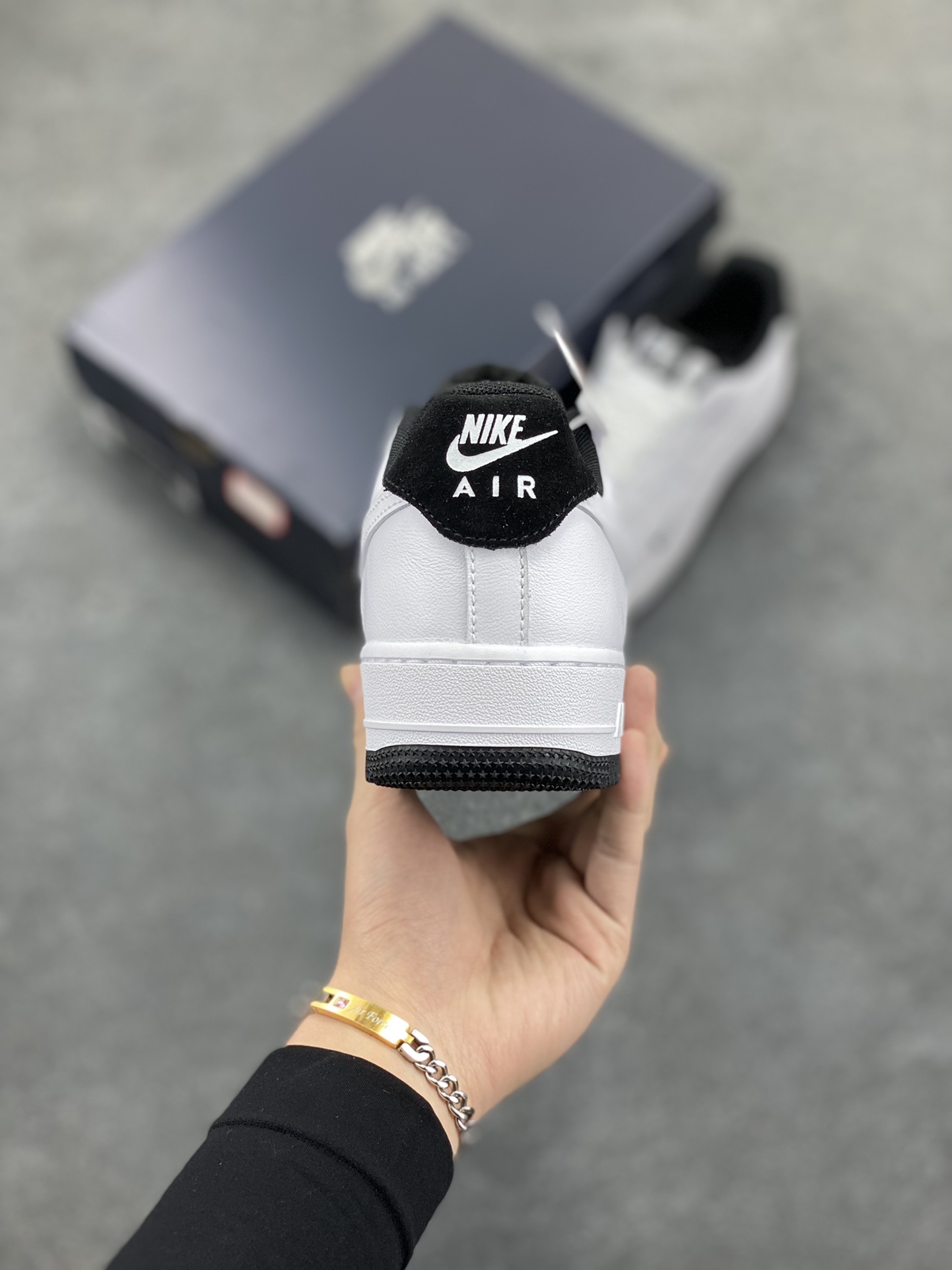 图片[4]-Air Force 1\’ 07 白黑小勾 原楦头原纸板 打造纯正空军版型 专注外贸渠道 全掌内置蜂窝气垫 #原盒配件 原厂中底钢印、拉帮完美 货号：HM9483-101 尺码：35.5 36 36.5 37.5 38 38.5 39 40 40.5 41 42 42.5 43 44 44.5 45-选品中心