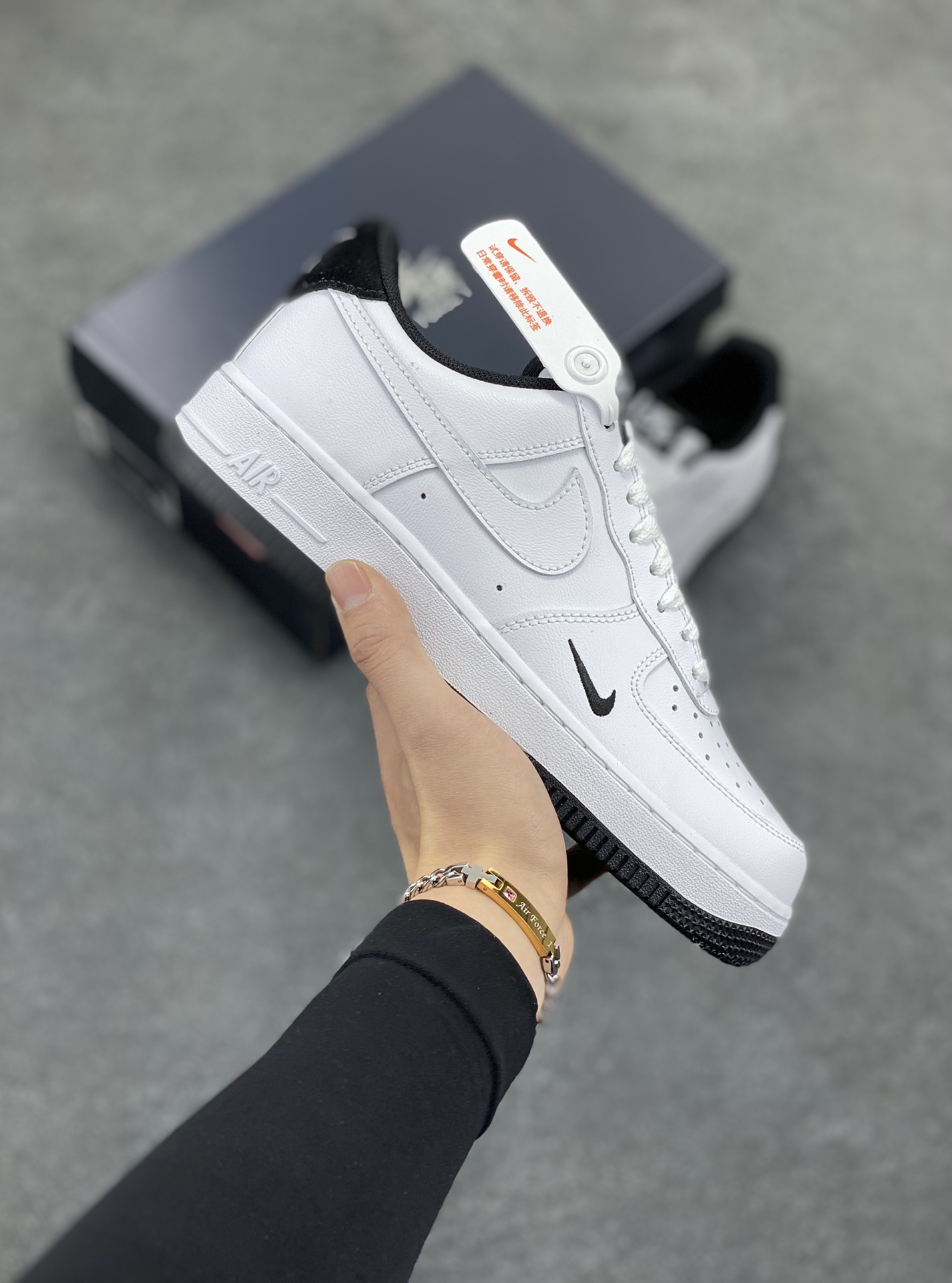 Air Force 1\’ 07 白黑小勾 原楦头原纸板 打造纯正空军版型 专注外贸渠道 全掌内置蜂窝气垫 #原盒配件 原厂中底钢印、拉帮完美 货号:HM9483-101 尺码:35.5 36 36.5 37.5 38 38.5 39 40 40.5 41 42 42.5 43 44 44.5 45-选品中心