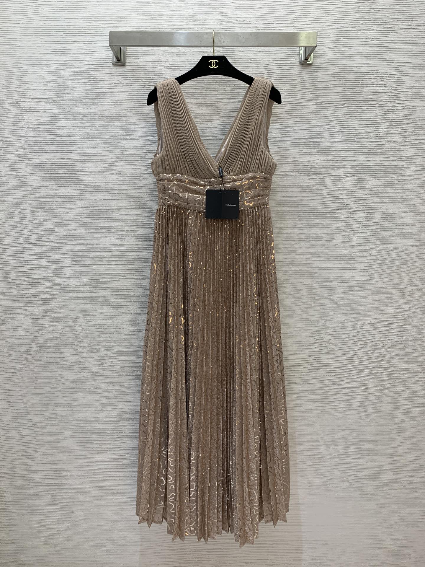 NO:309826,Model number G25022138 Dolce & Gabbana DG* new high-end custom high-end sparkling fabric heavy industry sequin embroidery fashionable sexy waist pleated large skirt hem party dress long dress!  Khaki, silver, (S-size bust 76~86, waist 70, skirt length 133), Dolce & Gabbana, skirts, alexander wang19860909款号G25022138 杜嘉班纳DG*新款 高端定制高级感闪闪耀眼面料重工亮片绣花时尚性感收腰压褶大裙摆宴会礼服裙长款连衣裙！卡其色、银色、（S码胸围76～86,腰围70,裙长133）,,Dolce&Gabbana,skirts,alexander wang,Women's clothing