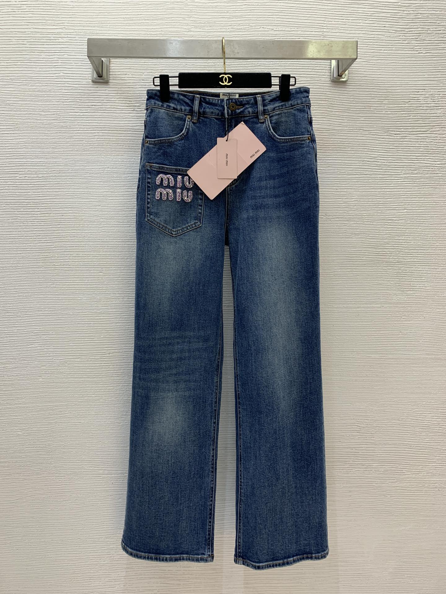 NO:308742,Model number G25021975 MIUMI*Miaojia new high-end custom stretch fabric is soft and comfortable!  Original logo hardware accessories, luxury heavy industry diamond-inlaid bead logo decoration, fashionable and versatile straight wide-leg jeans and trousers!  Blue, 36.38.40.42.44 (42 size waist circumference 72-76 shot, trouser length 107), miumiu, jeans, alexander wang19860909款号G25021975 MIUMI*缪家新款高端定制弹力面料柔软舒适！原版logo五金配件、奢华重工镶钻钉珠logo装饰时尚百搭直筒阔腿牛仔裤长裤！蓝色、36.38.40.42.44（42码腰围72～76中弹,裤长107）,,miumiu,jeans,alexander wang,Women's clothing