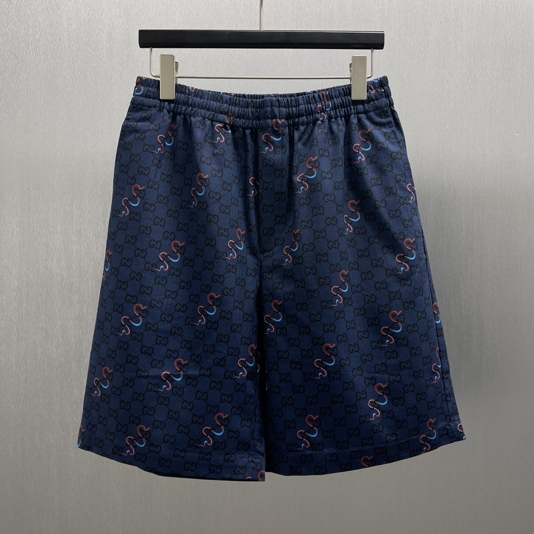 🧧Pantalones cortos con estampado integral de serpiente GG Size: S-XL El motivo de la serpiente se presenta con detalle…