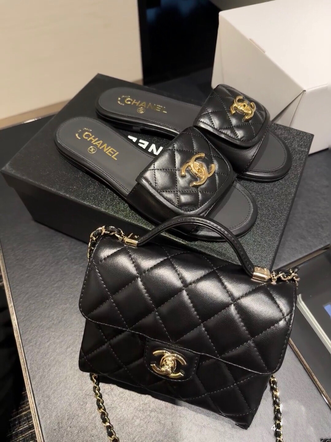 NO:165936,25C early spring new leather buckle, slippers, slippers1986090925C早春新款皮扣拖,拖鞋,slippers,Women's Shoes