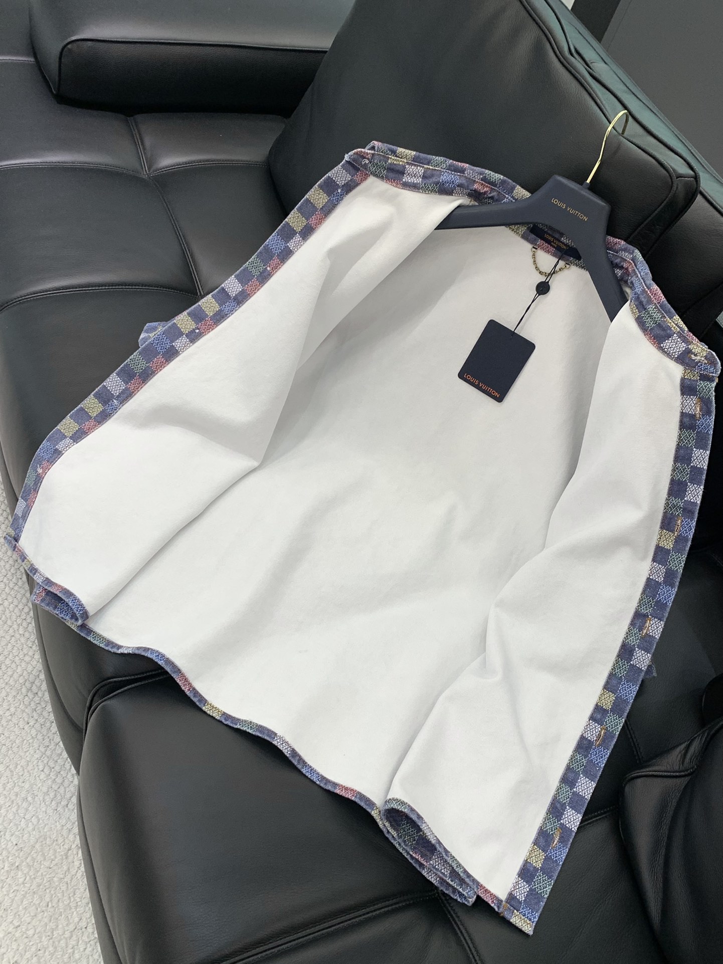 ，LouisVuitton 路易威登，2025春季最新款，专柜同步有售，原单狠货，时尚休闲短袖外套，上身
