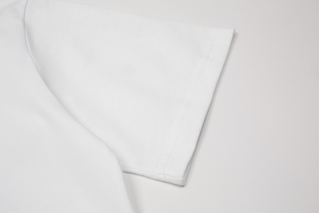 古驰/Gucci 夏季新品 立体字母刺绣圆领短袖T恤