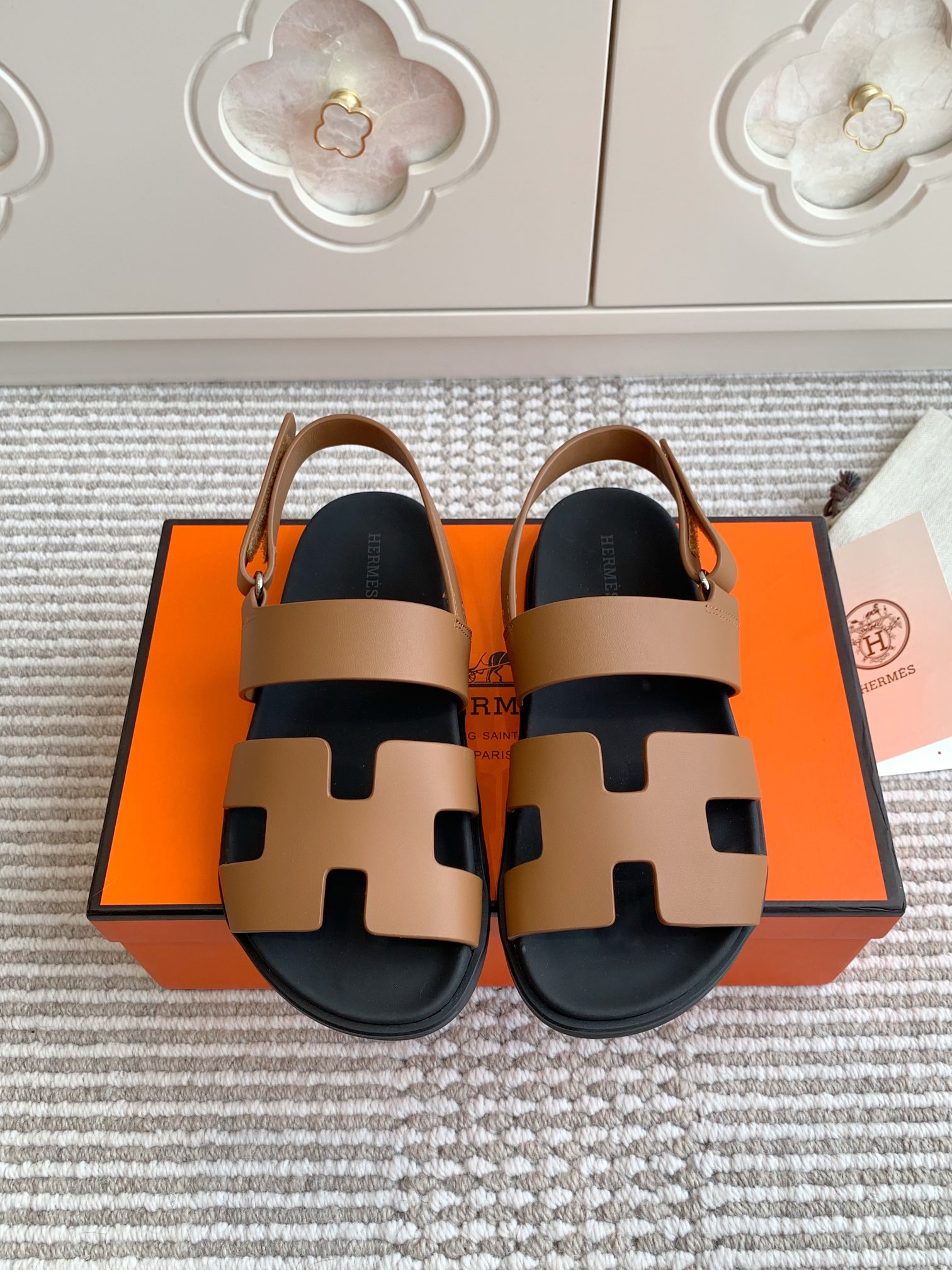 NO:164689,Women, Men, Hermes, Hermes, Genius series, casual second uncle sandals, top quality, imported top layer cowhide, mixed-bred sheepskin, original mold open sole, women's size 35-40 (41 custom made) men's size 39-45 (46 custom made), sandals, hermes, hermes, sandals, cowhide, sheepskin19860909批女 男 Hermes 爱马仕H家Genius系列 休闲二舅凉鞋 顶级品质 进口头层牛皮 垫脚混种羊皮,原版开模大底 女码35-40码（41定做）男码39-45（46定做）,凉鞋,hermes,hermes,sandals,cowhide,sheepskin,Women's Shoes