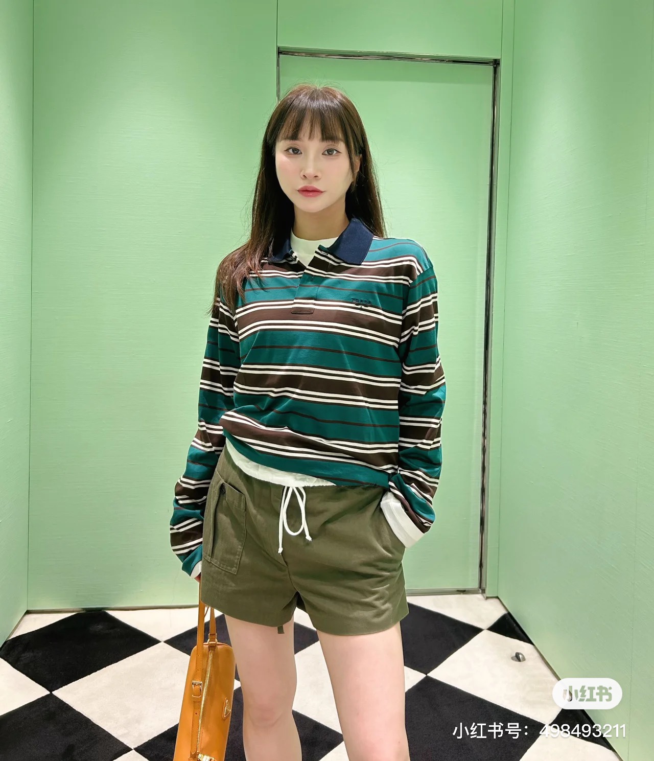 NO:308738,Model number D25021947 Prad* new P home spring and summer custom contrast striped Polo collar long-sleeved T-shirt short-sleeved top!  ,Short sleeves,Long sleeves,Short sleeves,Sleeve length 19,Clothes length 64,Long sleeves,M size bust 104,Sleeve length 63,Clothes length 69,,prada,T-shirt,tees,t-shirt,alexander wang19860909款号D25021947 Prad*新款P家春夏定制撞色条纹Polo领长袖t恤衫短袖上衣！,短袖,长袖 短袖M码胸围,袖长19,衣长64 长袖M码胸围104,袖长63,衣长69,,prada,T-shirt,tees，t-shirt,alexander wang,Women's clothing