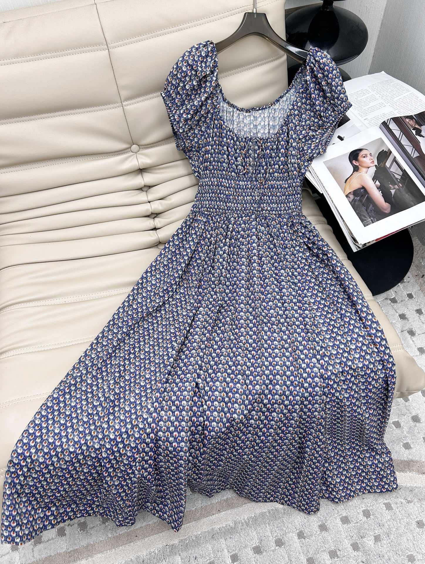 NO:309248,New sweet puff sleeve waist-hugging dress imported cotton material elastic waist design to make it slim and cover the flesh, puff sleeve embellishment sweet and elegant, the upper body looks very beautiful and beautiful. 3 colors SML, skirts, alexander wang19860909新款甜美泡泡袖收腰连衣裙 进口棉材质 松紧腰设计显瘦遮肉,泡泡袖点缀 甜美优雅,上身非常好看漂亮.3色 SML,,skirts,alexander wang,Women's clothing