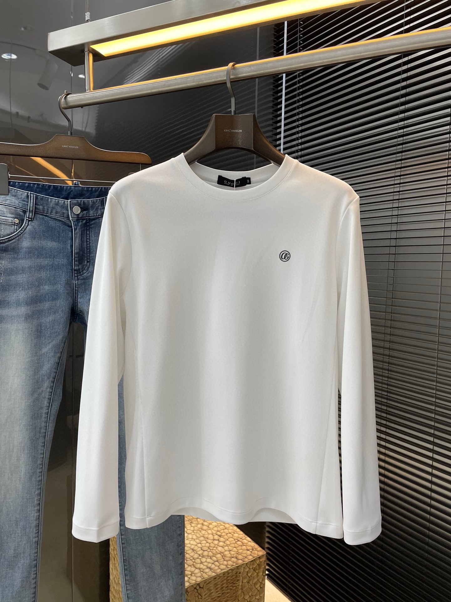 NO:119583,Gucci (Gucci) spring new style, the latest sweatshirt for the counter. The original version is casual and versatile, casual and lazy, customized original polyester fiber fabric, full of comfort. High-end and atmospheric, does the taste of spring have? First choice. Number of codes 48-56 Purchase level... Shipping the next day, gucci, gucci, hoodie, sweatshirts, alexander wang19860909Gucci（古驰）春季新款,专柜最新卫衣 原版版型上身休闲百搭、随性慵懒范,定制原版聚脂纤维面料,舒适感爆棚.高端大气,春天的味道有没有,首选 .码数48-56 代购级别……隔天出货,,gucci,gucci,hoodie,sweatshirts,alexander wang,Men's clothing