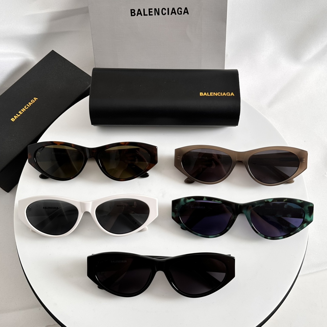 ‼️ 官网图 BALENCIAG*❣️
MODEL：BB0367
SIZE：60口17-145