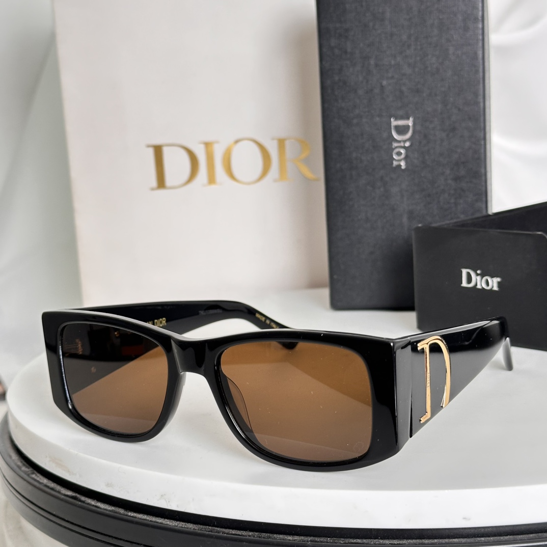 ‼️DIO* 迪奥新款 🆕  
MODEL： CD  Diamond S10F
简约大方五金logo 每