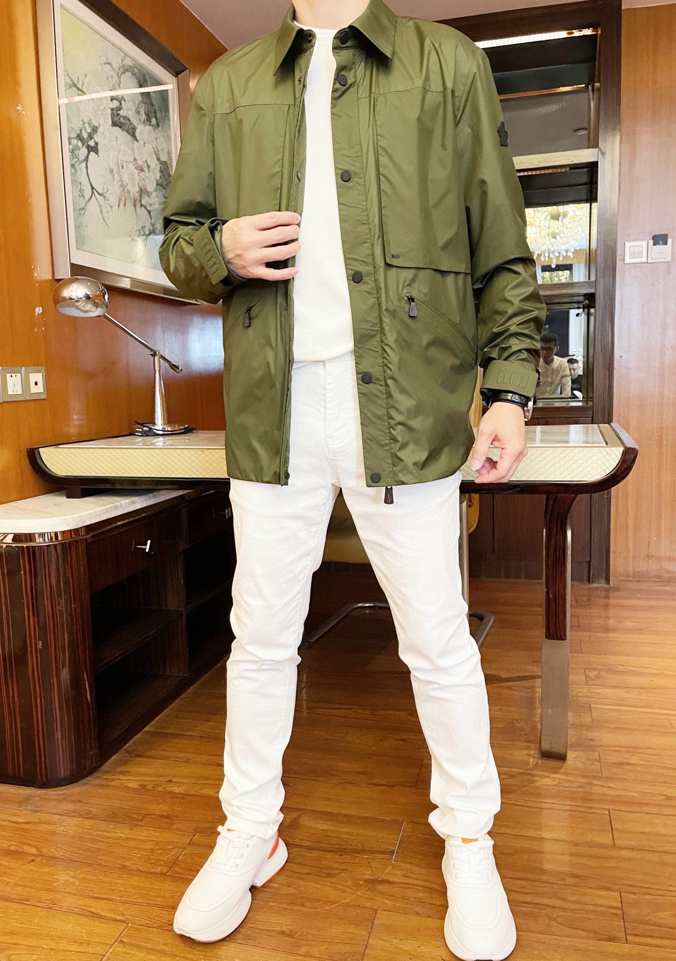 NO:120898,Mengkou-2025 counter latest hot jackets are shipped, European and American counters are released simultaneously!  Selected custom fabrics imported from Italy with the latest designs, the English letters and custom zippers on the single-sided sleeves are quite charming. You must not miss it. Number of codes: 48-56 (model 173/130 wears 48, with Hong Kong Lane Crawford gift box packaging), Moncler, jackets & coats, alexander wang19860909蒙口-2025专柜最新爆款外套出货 欧美专柜同步发售！精选意大利进口定制面料搭配最新的设计 ,单边袖子上的英文字母和定制拉链相当韵味 您绝对不容错过.码数:48-56（模特173/130穿48、配香港连卡佛礼盒包装）,,Moncler,jackets & coats,alexander wang,Men's clothing