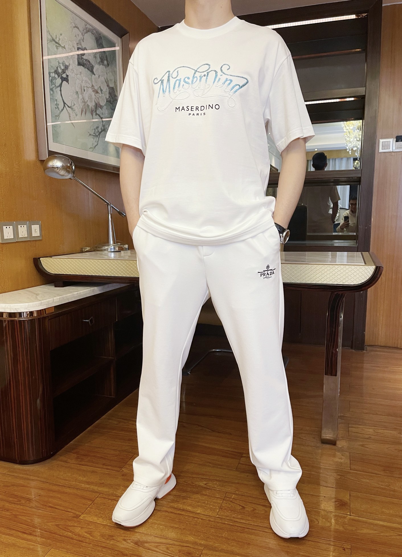 NO:120910,DINO luxury products-2025 counter latest hot T-shirt shipment, hot-selling items in European and American counters!  Selected Italian imported fine cotton fabrics with fashionable designs, exquisite brand logo on the chest to show the charm You are definitely worthy of having. Number 48-56 (model 173/130 wears 48, with Hong Kong Lane Crawford gift box packaging), tees, t-shirt, alexander wang19860909DINO奢品-2025专柜最新爆款T恤出货 欧美专柜热销单品！精选意大利进口精棉面料搭配时尚的设计,胸前精致的品牌标志彰显韵味 您绝对值得拥有.码数48-56（模特173/130穿48,配香港连卡佛礼盒包装）,,tees，t-shirt,alexander wang,Men's clothing