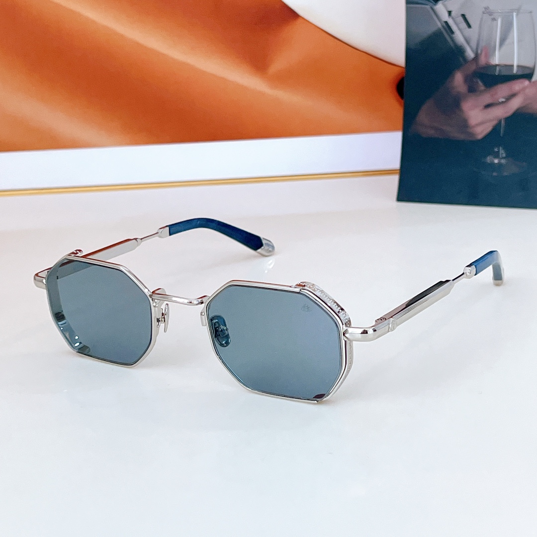  MAYBACH迈巴赫
MODELTHE LOEW
SIZE：52口21-145
🔝🔝