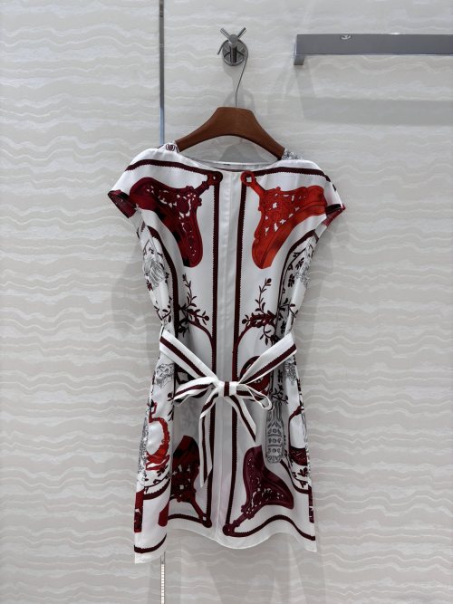 Elegant Silk Dress with Horsebit Print, Belted Waist, and A-Line Silhouette 1 Elegant Silk Dress with Horsebit Print, Belted Waist, and A-Line Silhouette