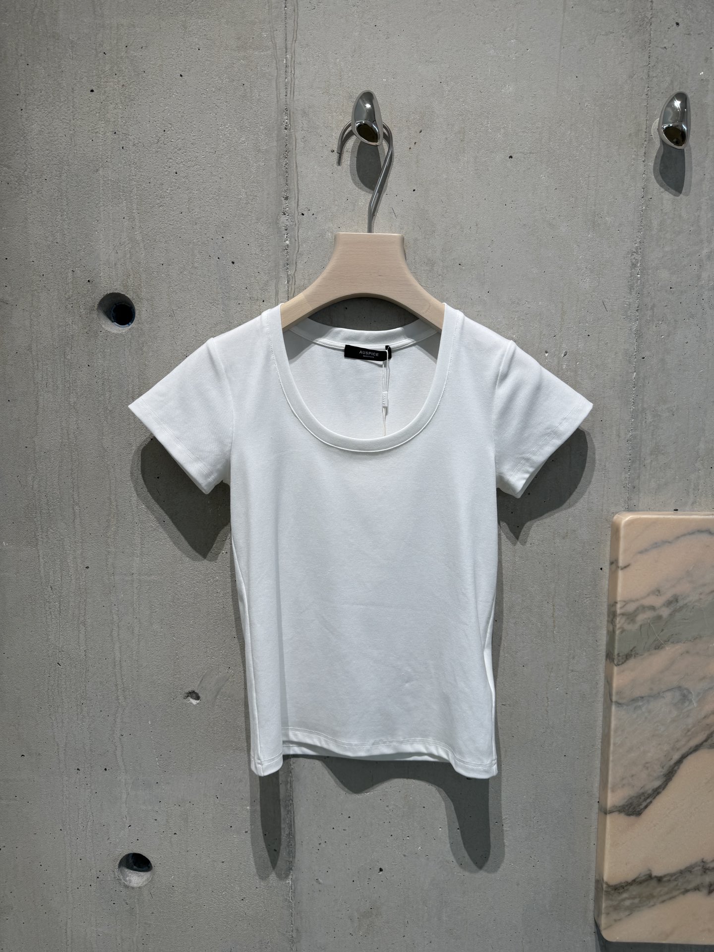 NO:309785,YS｜2025 Spring and Summer New Style Baby Cotton Two-wheel Fermentation Washing Slimming U-neck T Stand Good Reputation Hot Products The fabric is soft and stylish, dry and skinny, and the touch is like baby's skin. Only when such close-fitting clothes are truly soft and elastic, the upper body is a slim fit, not a tightly wrapped tight feeling P SML, alexander wang19860909YS｜2025 春夏新款 婴儿棉 两轮酵洗 显瘦U领T 档口好口碑热销单品 面料松软有型,干爽有骨感 触感如婴儿肌肤般 像这种贴身的衣服只有真正做到软、弹 上身才是显瘦的合身感 而不是紧紧包裹的紧身感 P SML,,alexander wang,Women's clothing