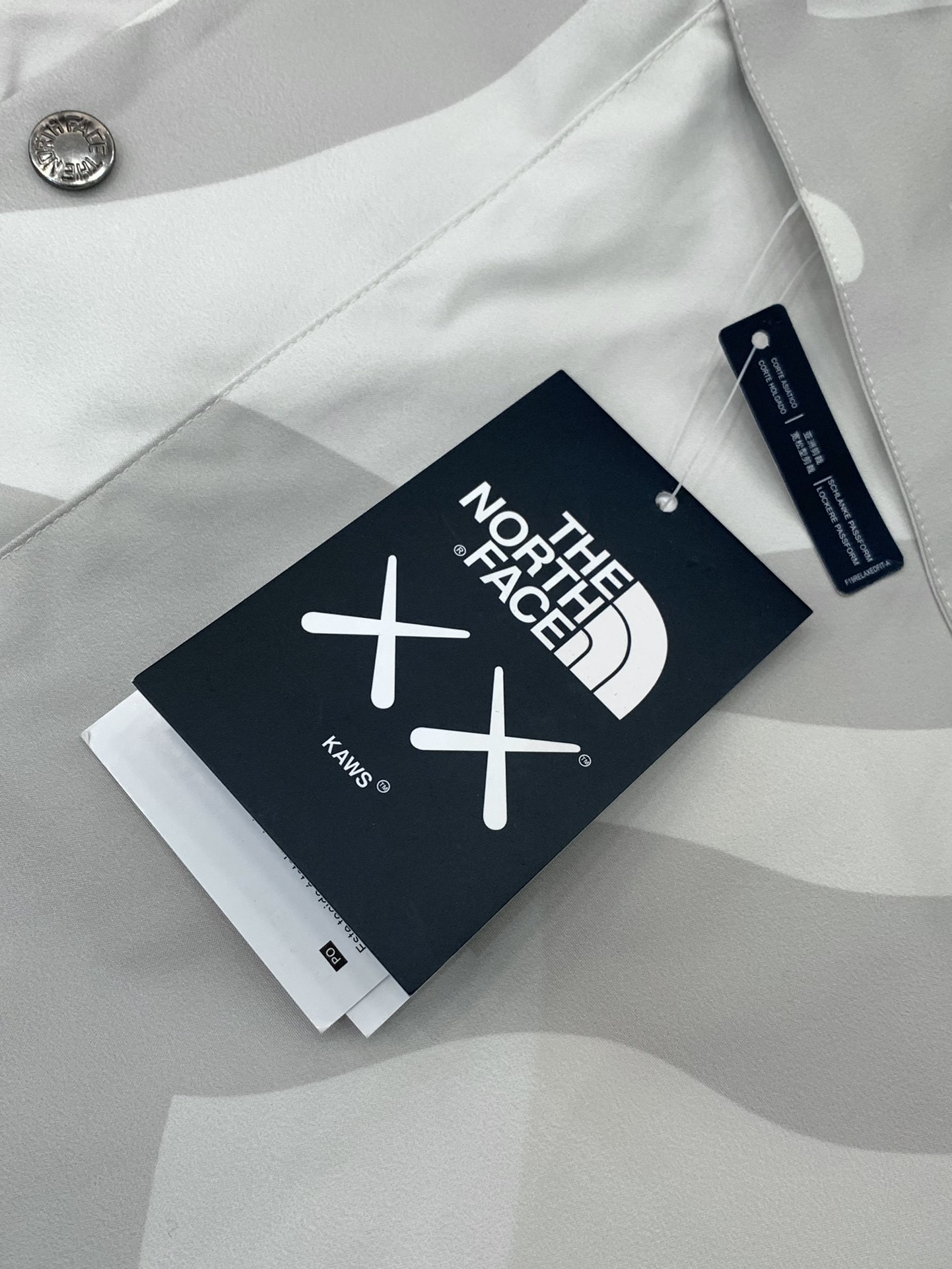 THE NORTH FACE x KAWS Hat: Waterproof, Durable, Outdoor Commuter Satisfaction. - 图片 7