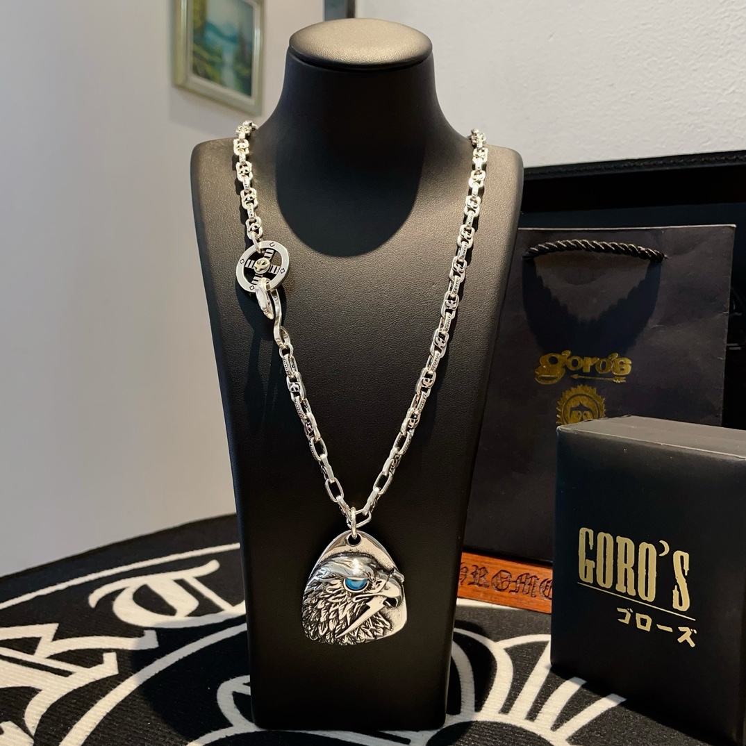 NO:105205,[New Products are on the Shelves] Goro’s Takahashi Goro Eagle Head Pendant, Takahashi Classic Necklace, Top Version, Accepted Exclusive Shooting, Focus on the High-end Market, Kuaishou/ins/Xiaohongshu popular models, absolutely different from ordinary versions!  The details of the picture product are consistent with ZP!  Original production process, precision quality, purely handmade, authentic model opening, fashion essentials, both men and women can wear, same couple style, rock punk silver style, retro elements, trendy and versatile, same style on the official website, fine jewelry, necklace19860909【新品上架】Goro’s高桥吾郎鹰头吊坠,高桥经典项链,顶级版本,认准独家拍摄,主攻高端市场 ,快手/ins/小红书热门款,绝对区别普通版本！图片产品细节与ZP一致！原版制作工艺 精工品质 纯手工打造 ～正品开模潮流时尚必备 男女均可佩戴 情侣款同款 摇滚朋克泰银风格 复古元素 潮流百搭 官网同款,饰品精品,necklace,Jewelry