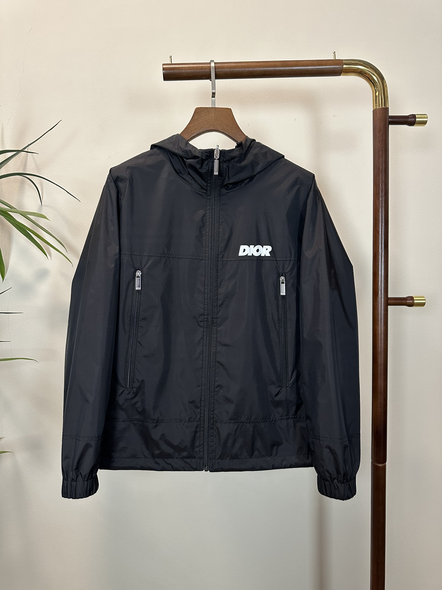 NO:512952,DIOR 2025 spring and summer new men's double-sided logo jacket, fashionable and casual high-end version!  Customized fabrics for counters are breathable and comfortable, with impeccable details, and the brand element design concept reflects high quality. The feel is delicate and soft!  It is casually cut, with a great upper body style!  Count 48-56,,dior,dior,jackets & coats,jackets & coats,alexander wang19860909DIOR 迪奥 2025春夏新款男士双面穿logo夹克外套,时尚休闲高端版本！专柜定制面料 透气舒适度高,细节无可挑剔,品牌元素设计理念,体现高品质.手感细腻柔软！呈现休闲裁剪,上身版型超赞！ 码数48-56,,dior,dior,jackets & coats,jackets & coats,alexander wang,Men's clothing