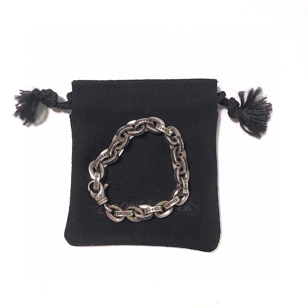 NO:105216,Chrome hearts Crosy paperchain bracelet as shown in the picture. The standard configuration of the full set of counter packaging is zp consistent material supports any authoritative organization's identification. The same style as men and women. A bracelet with very high cost performance. The weight and texture details are completely comparable. I'm sure to take the exclusive shot!  The product details are consistent!  Size:18/20/22, jewelry boutique, chrome hearts, chrome hearts, bracelet19860909Chrome hearts克罗心粗款paperchain手链 如图全套专柜包装标配 zp一致材质支持任何权威机构鉴定 男女同款 性价比非常高的手链 重量跟质感细节完全可以媲美 认准独家拍摄！图片产品细节一致！ Size:18/20/22,饰品精品,chrome hearts,chrome hearts,bracelet,Jewelry