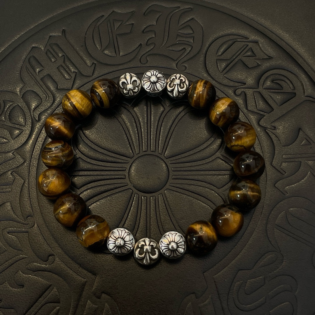 NO:105219,Batch New model [Counter Quality] Chrome Hearts Croxin Classic retro multi-element tiger eye stone bracelet Bracelet, different pattern design styles with different concave and convex shapes present a unique style Cross Scout flower is Croxin's ambition, so it lasts for a longer time Genuine version Chrome Hearts Croxin Difference to the market ordinary light version Corresponding to the quality of the version Benchmarking, looking at the details of the letter printing, retro old gray oxygen level. Seiko version!  !  !  Pure handmade ~ Authentic model opening must-have fashion and fashion, both men and women can wear it, same style for couples, original official website, rock punk style silver style, retro elements, trendy and versatile!  , jewelry boutique, chrome hearts, chrome hearts, bracelet19860909批 新款【专柜品质】Chrome Hearts克罗心 经典复古多元素虎眼石手链 手串,凹凸造型不同的花纹设计风格 呈现出与众不同 十字架 童军花是克罗心的志 所以更经久不衰 正品打版Chrome Hearts克罗心 区别市场普通轻版 对版对标品质 看字印细节 复古做旧灰氧程度.精工版本！！！ 纯手工打造 ～正品开模潮流时尚必备 男女均可佩戴 情侣同款 官网原版 摇滚朋克泰银风格 复古元素 潮流百搭！,饰品精品,chrome hearts,chrome hearts,bracelet,Jewelry