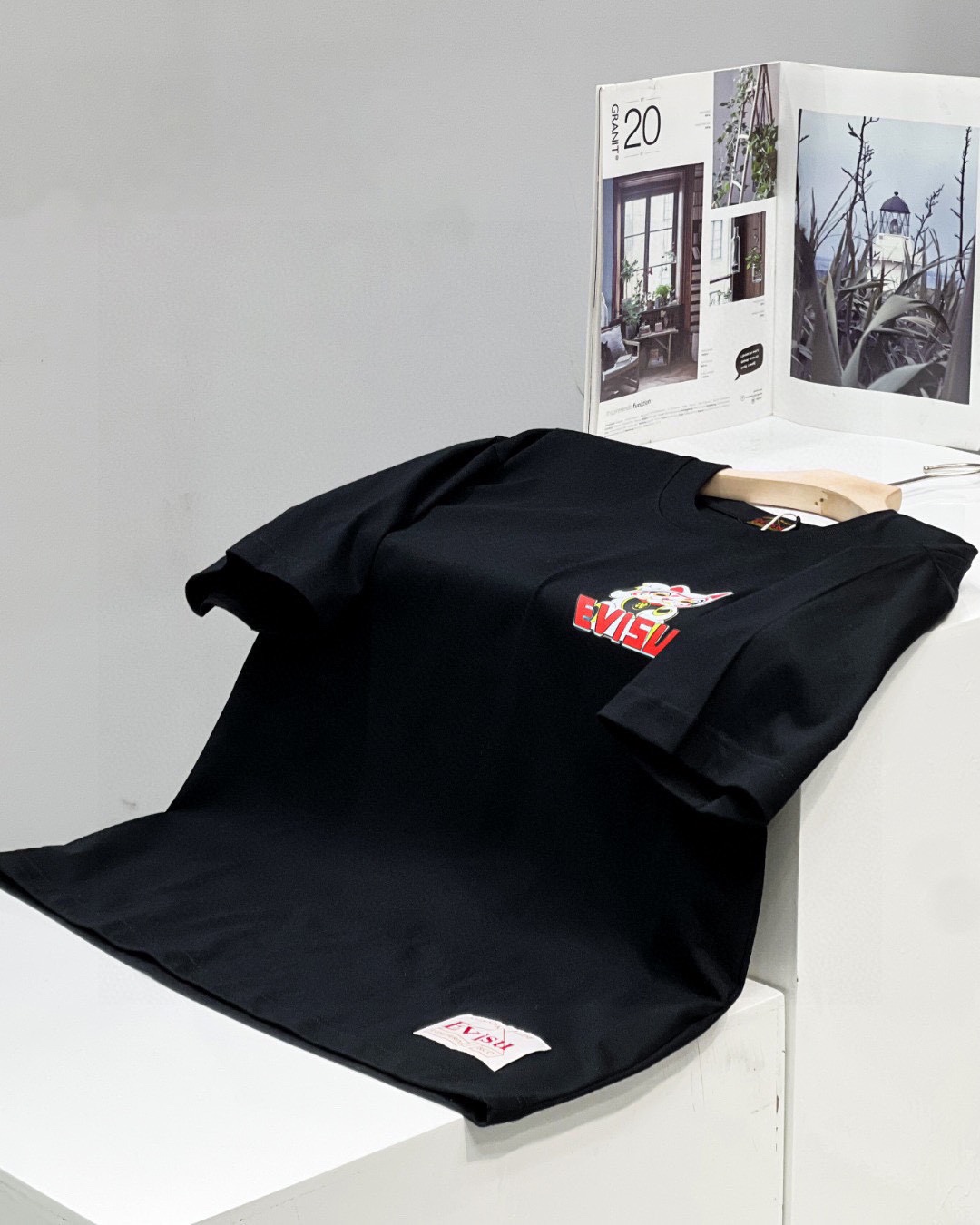 Alternative view of T-Shirt C352 09366