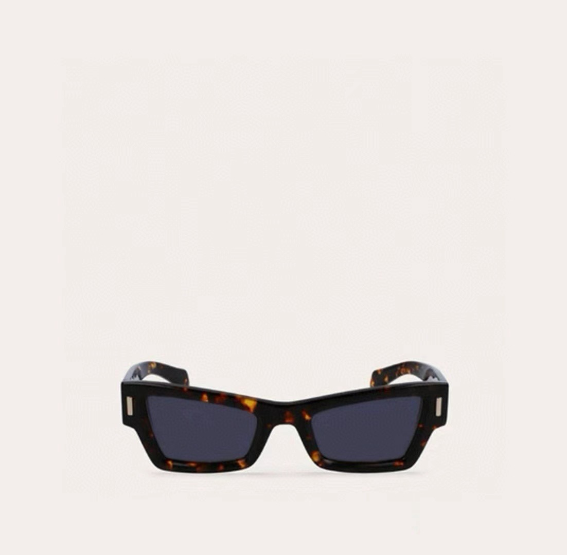  ‼️ 官网图 FERRAGAM*
MOD：SF2006
Size53-23-140
