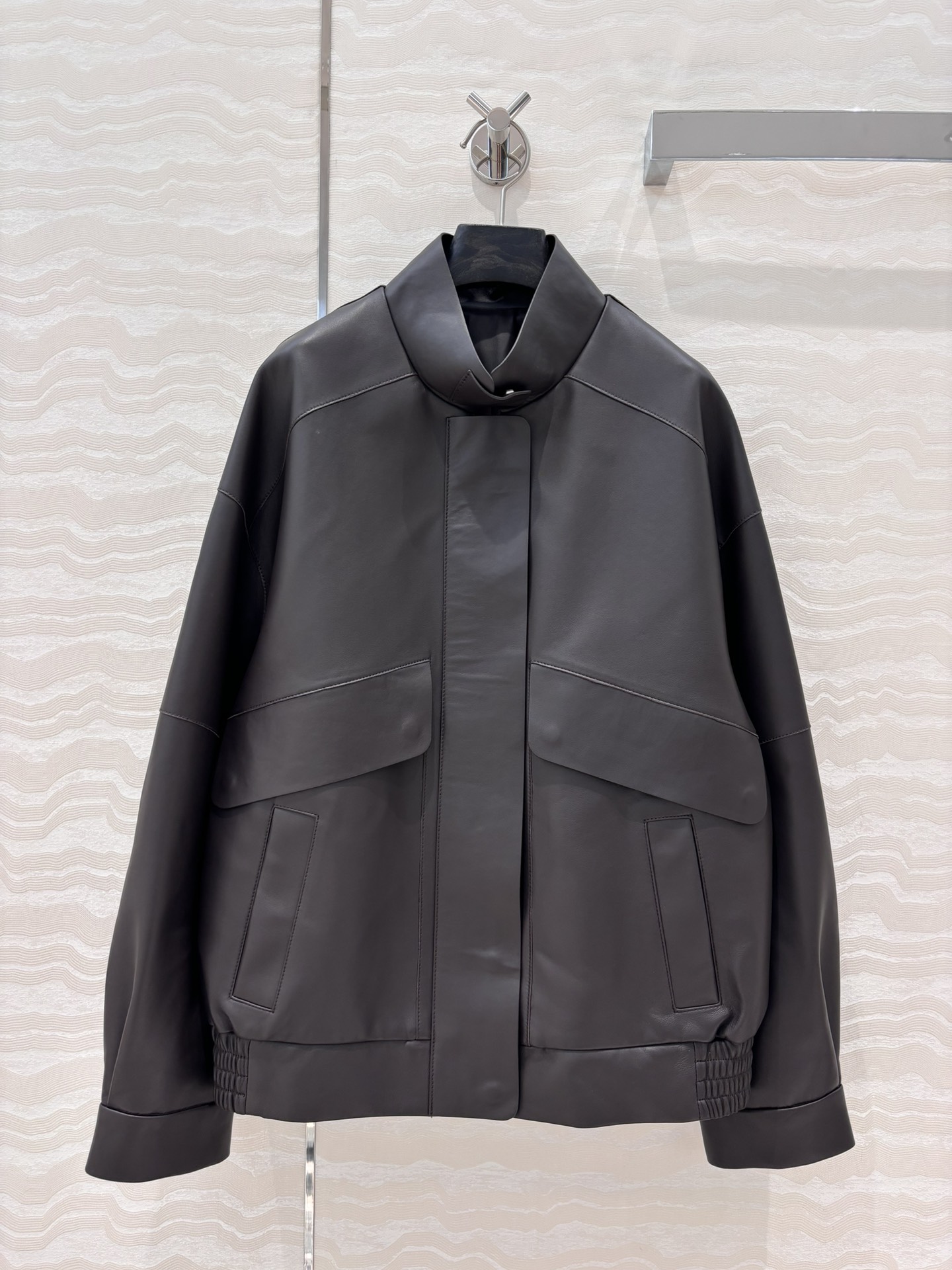 P2139 Women’s Lamb Leather Collar Jacket with High-Quality Dust Bag Control - 图片 1