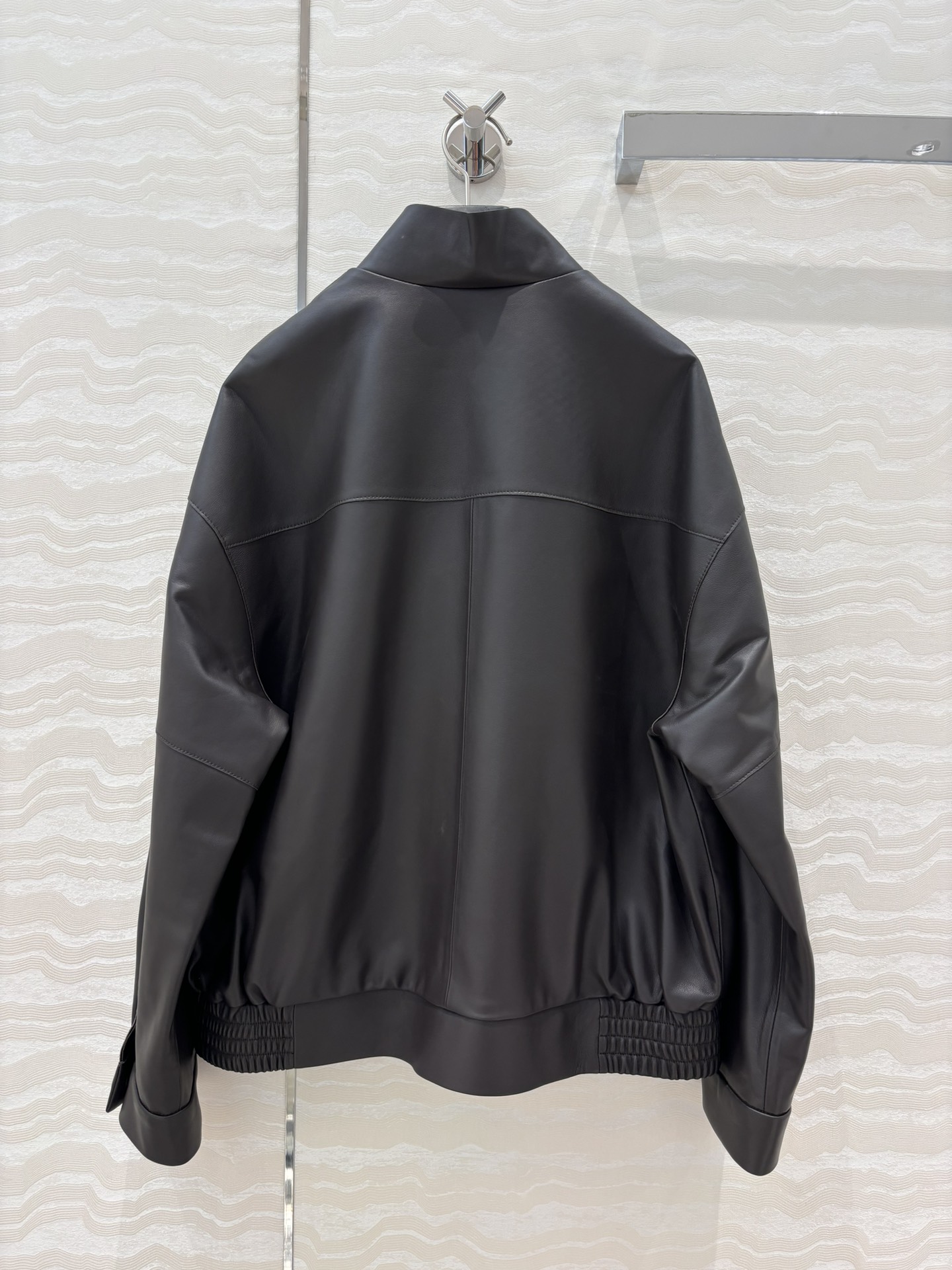 P2139 Women’s Lamb Leather Collar Jacket with High-Quality Dust Bag Control - 图片 9