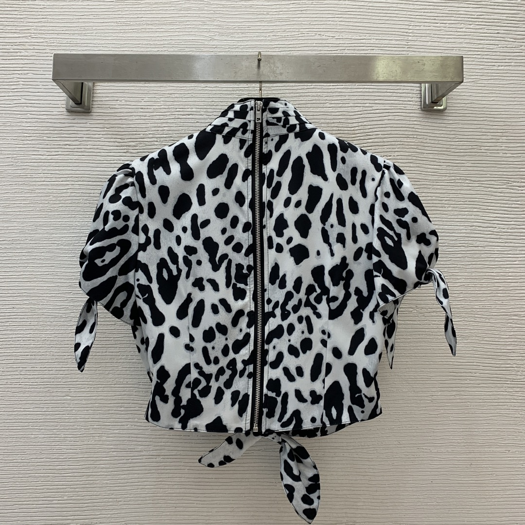 Dolce&Gabbana Leopard Print Bow Tie Short Sleeve Top - Sexy & Chic 5 i1740118119 1574 3