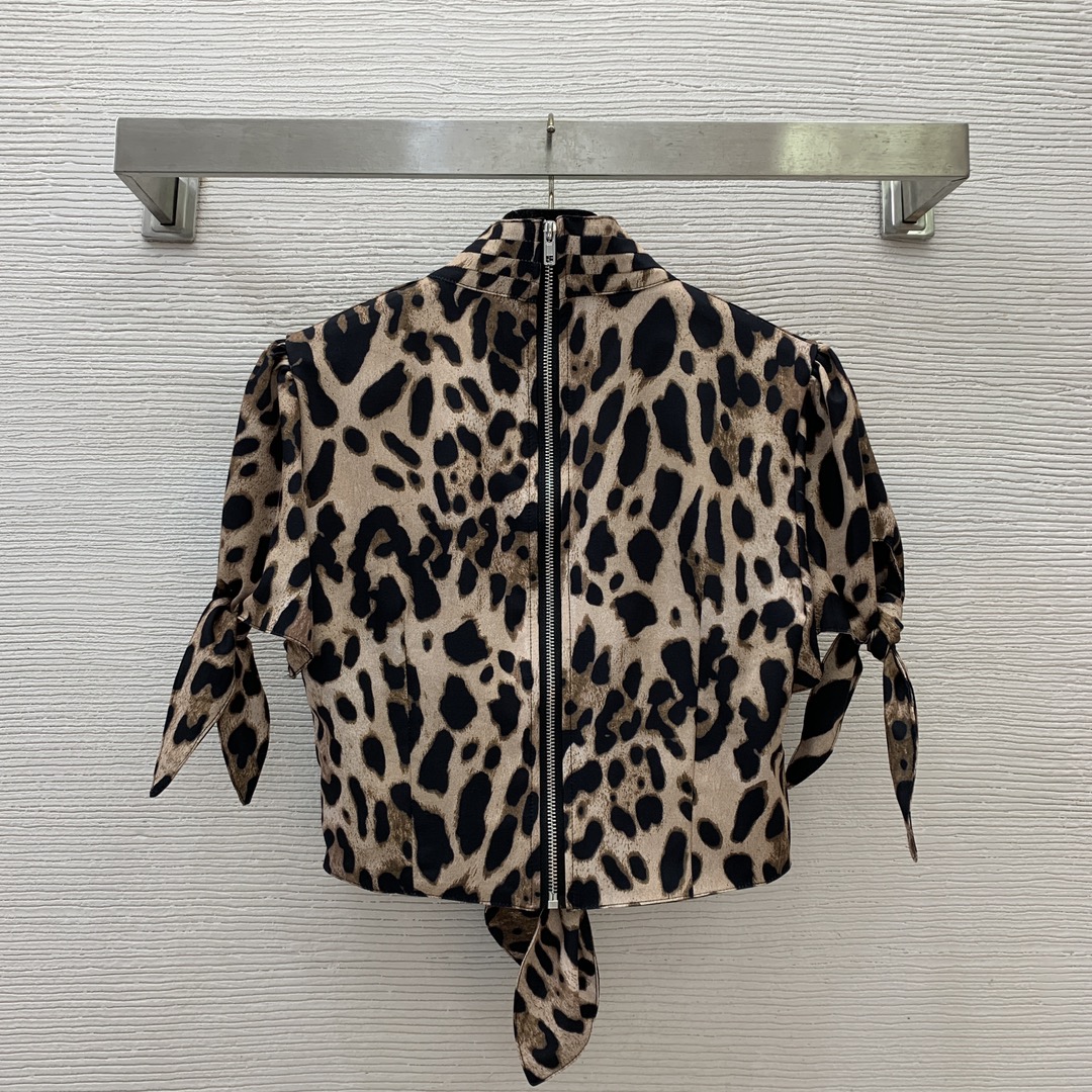 Dolce&Gabbana Leopard Print Bow Tie Short Sleeve Top - Sexy & Chic 3 i1740118119 3848 1