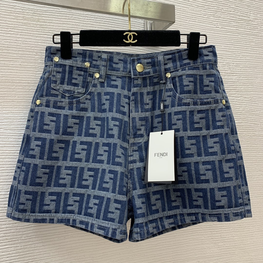 NO:311358,Model number G25022487 FEND* new high-end customization, wash denim cotton double FF letter jacquard, fashionable and personalized denim shorts!  (M size waist 72, pants length, fendi, shorts, alexander wang19860909款号G25022487 FEND*新款高端定制 水洗牛仔棉双FF字母提花 时尚个性牛仔短裤！（M码腰围72,裤长,,fendi,shorts,alexander wang,Women's clothing
