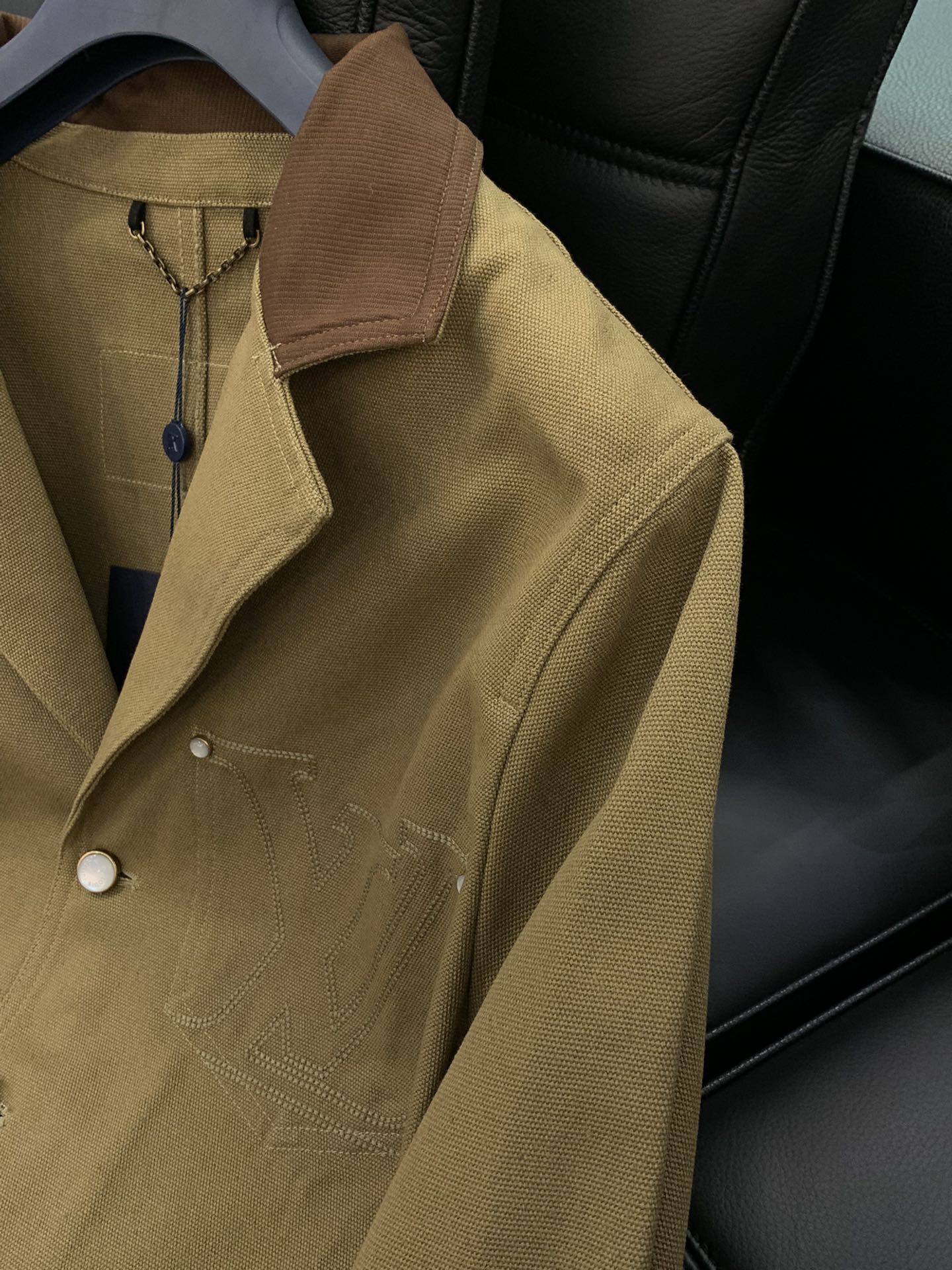 ，LouisVuitton 路易威登，2025春季最新款，专柜同步有售，原单狠货，时尚休闲翻领外套，上身