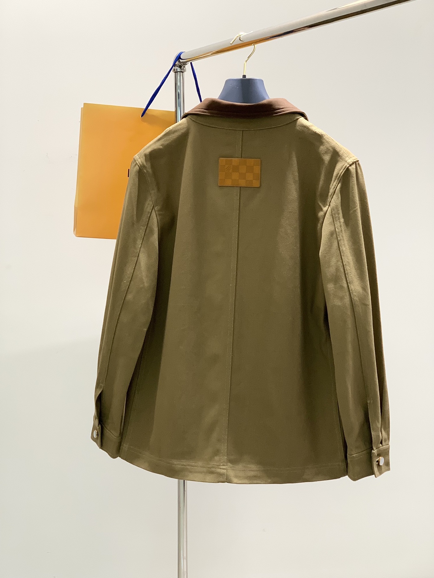 ，LouisVuitton 路易威登，2025春季最新款，专柜同步有售，原单狠货，时尚休闲翻领外套，上身
