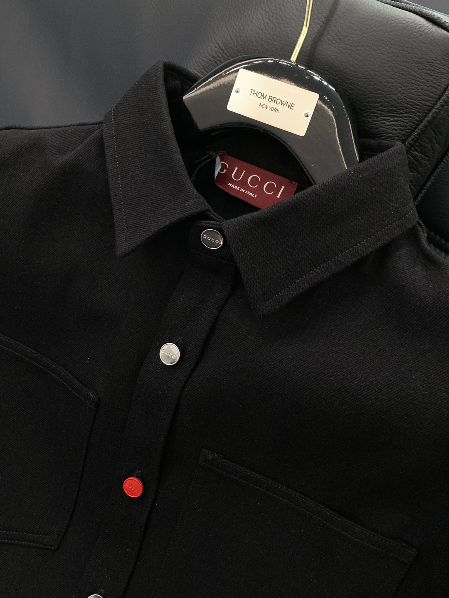 ，Gucci 古驰，2025春季最新款，专柜同步有售，原单狠货，时尚休闲翻领外套，上身很有特点！吸睛而有