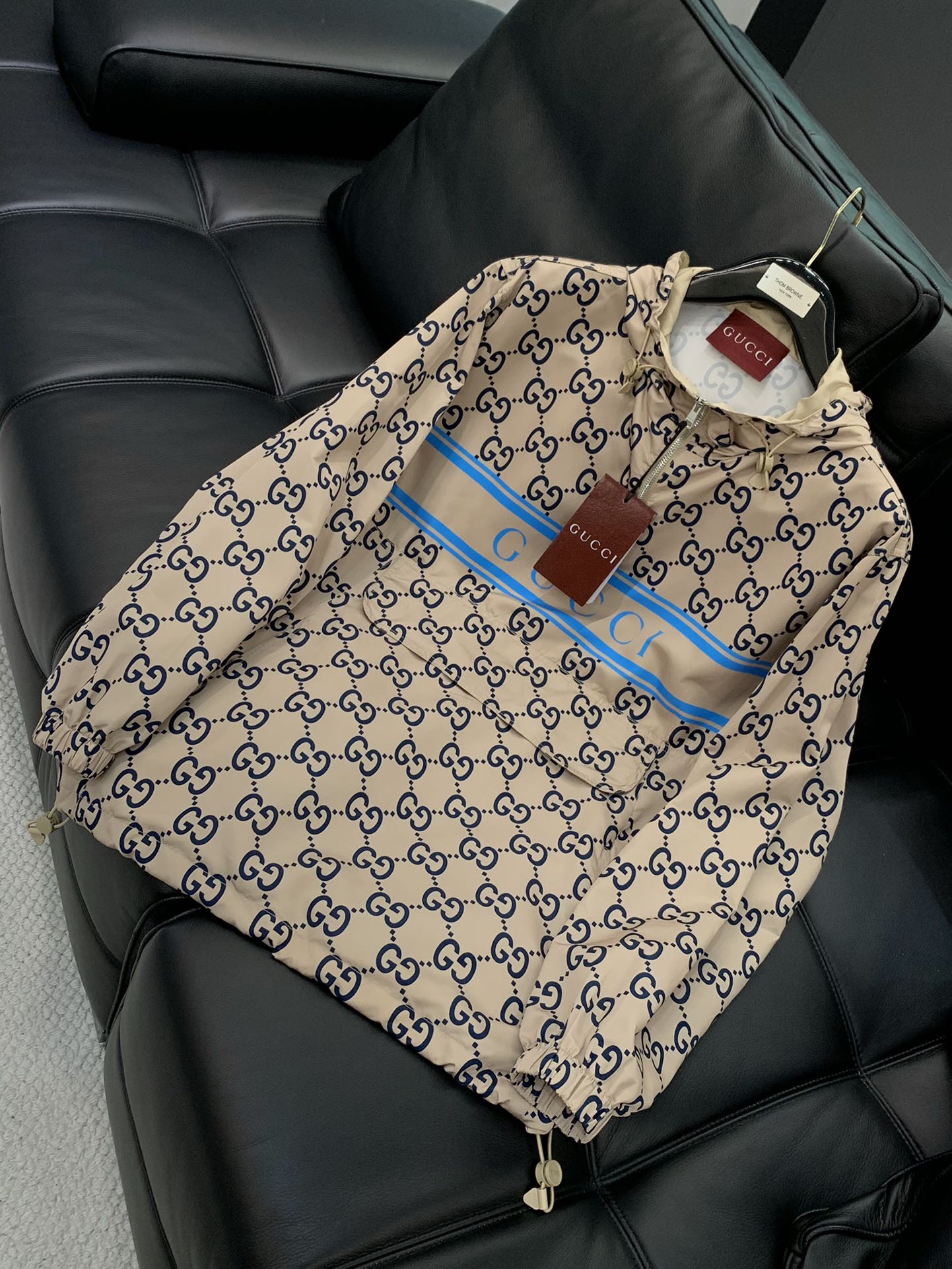 ，Gucci 古驰，2025春季最新款，专柜同步有售，原单狠货，时尚休闲连帽卫衣，上身很有特点！吸睛而有