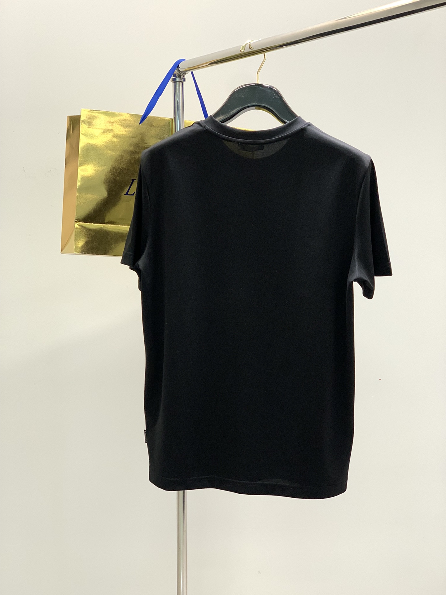  ，Versace 范思哲，2025夏季最新品，专柜同步有售，原单狠货，时尚休闲短袖T恤，进口原版面料，