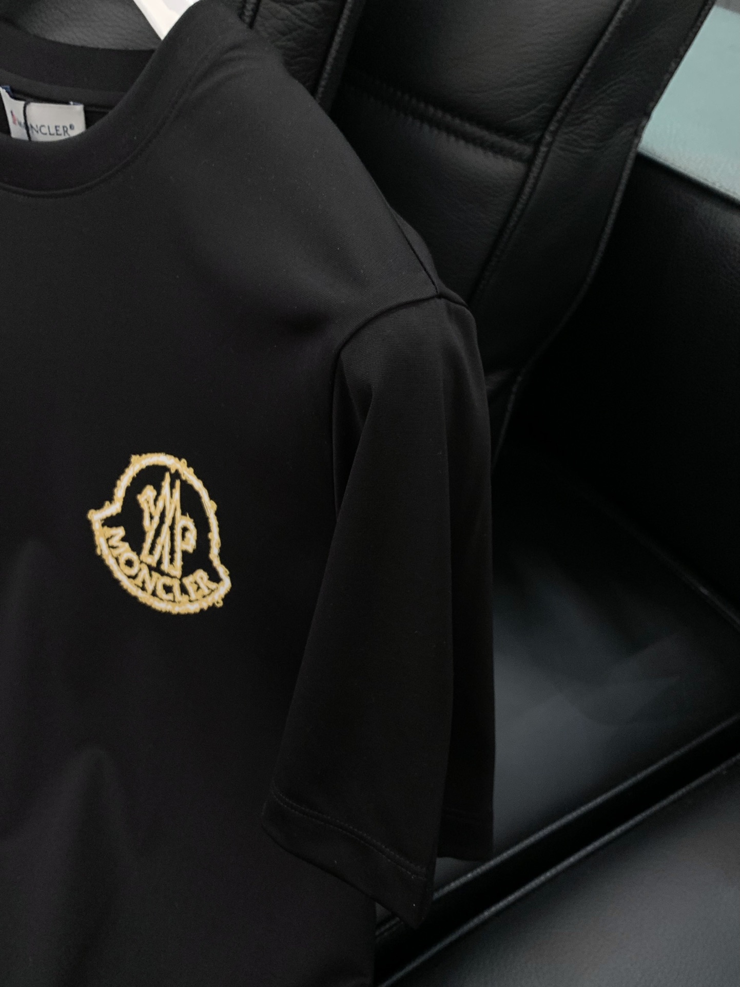 ，Moncler 蒙口，2025夏季最新品，专柜同步有售，原单狠货，时尚休闲圆领短袖T恤，上身舒适！吸睛