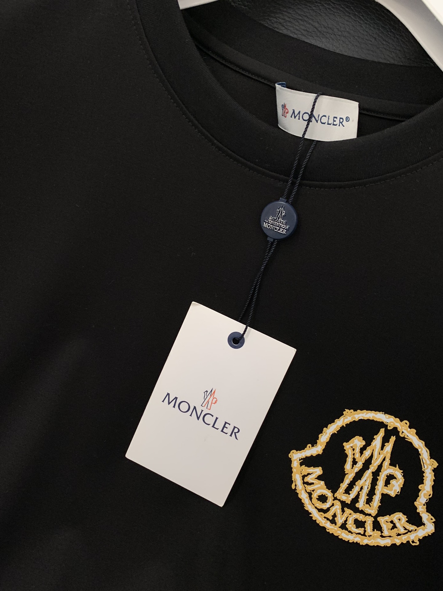 ，Moncler 蒙口，2025夏季最新品，专柜同步有售，原单狠货，时尚休闲圆领短袖T恤，上身舒适！吸睛