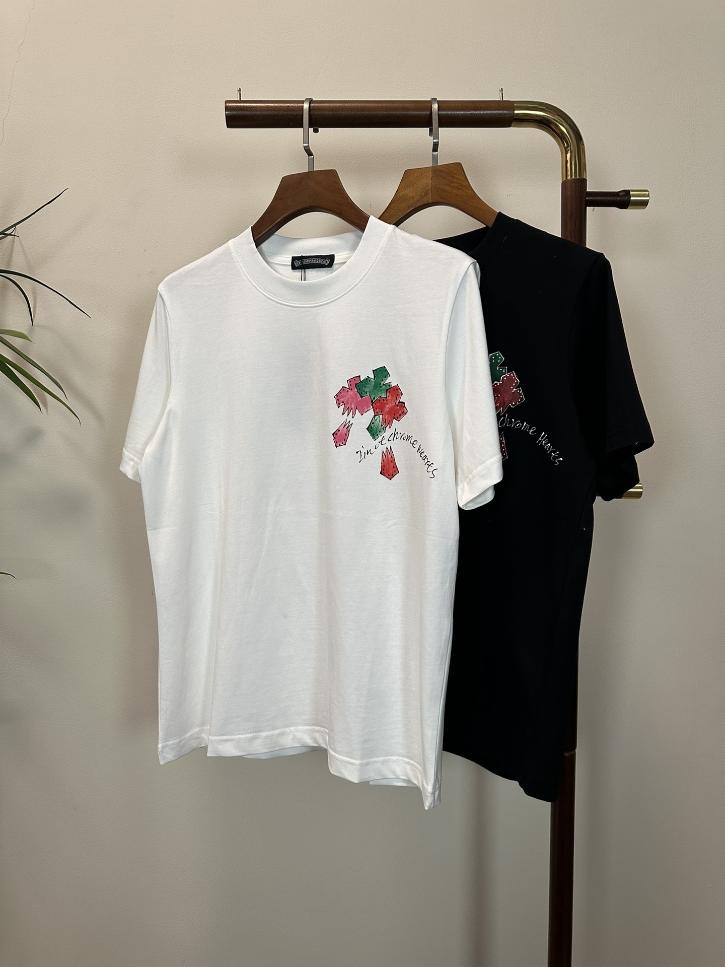 NO:134646,CH Croxin 2025 new round neck short-sleeved T-shirt high-end version!  Customized fabrics for counters are breathable and comfortable, with impeccable details, and the brand element design concept reflects high quality. The feel is delicate and soft!  It is casually cut, with a great upper body style!  S-XL, chrome hearts, T-shirt,tees, t-shirt,alexander wang19860909CH 克罗心2025新款 圆领 短袖 T恤 高端版本！专柜定制面料 透气舒适度高,细节无可挑剔,品牌元素设计理念,体现高品质.手感细腻柔软！呈现休闲裁剪,上身版型超赞！ 码数S- XL,,chrome hearts,T-shirt,tees，t-shirt,alexander wang,Men's clothing