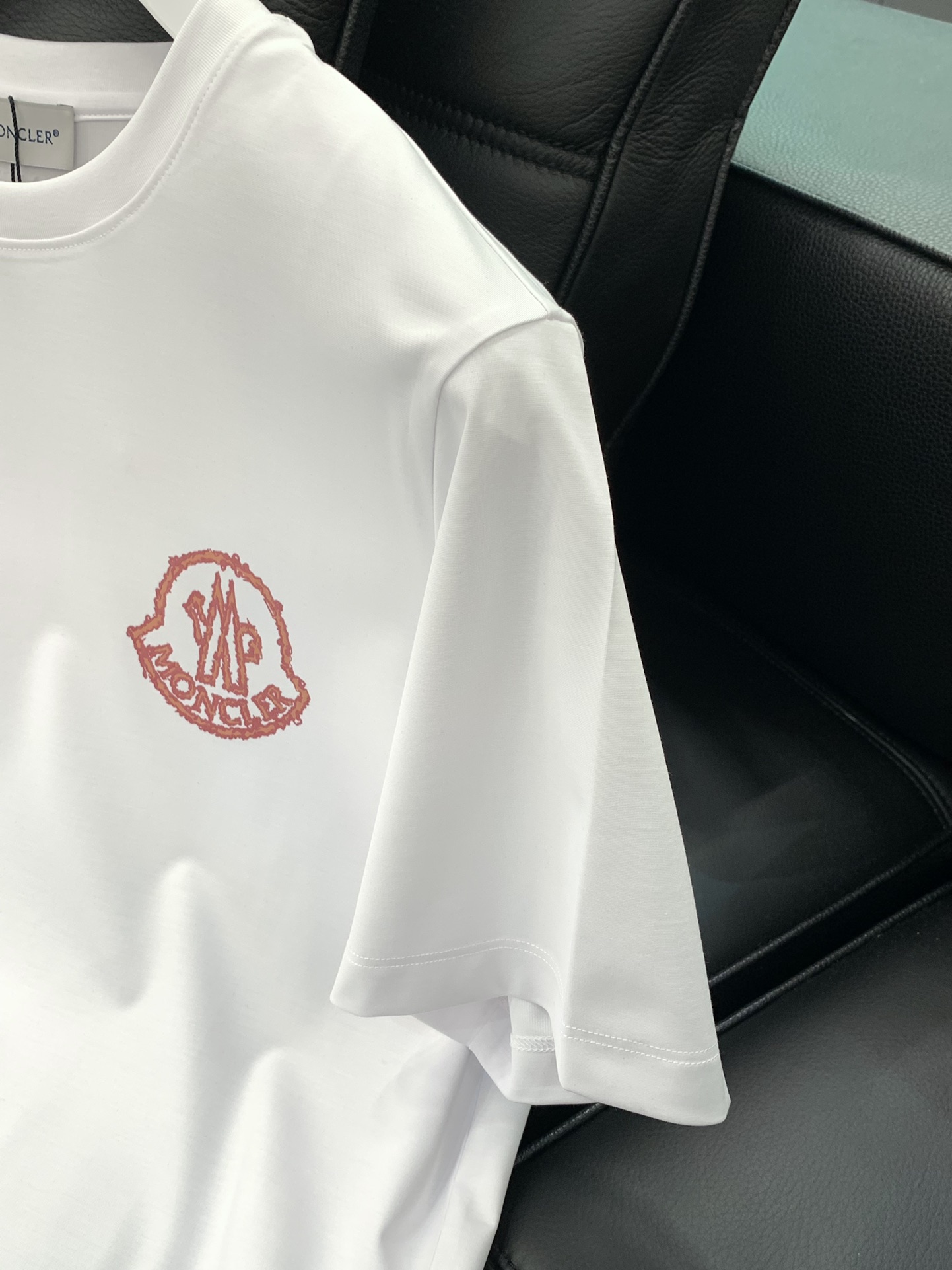 ，Moncler 蒙口，2025夏季最新品，专柜同步有售，原单狠货，时尚休闲圆领短袖T恤，上身舒适！吸睛