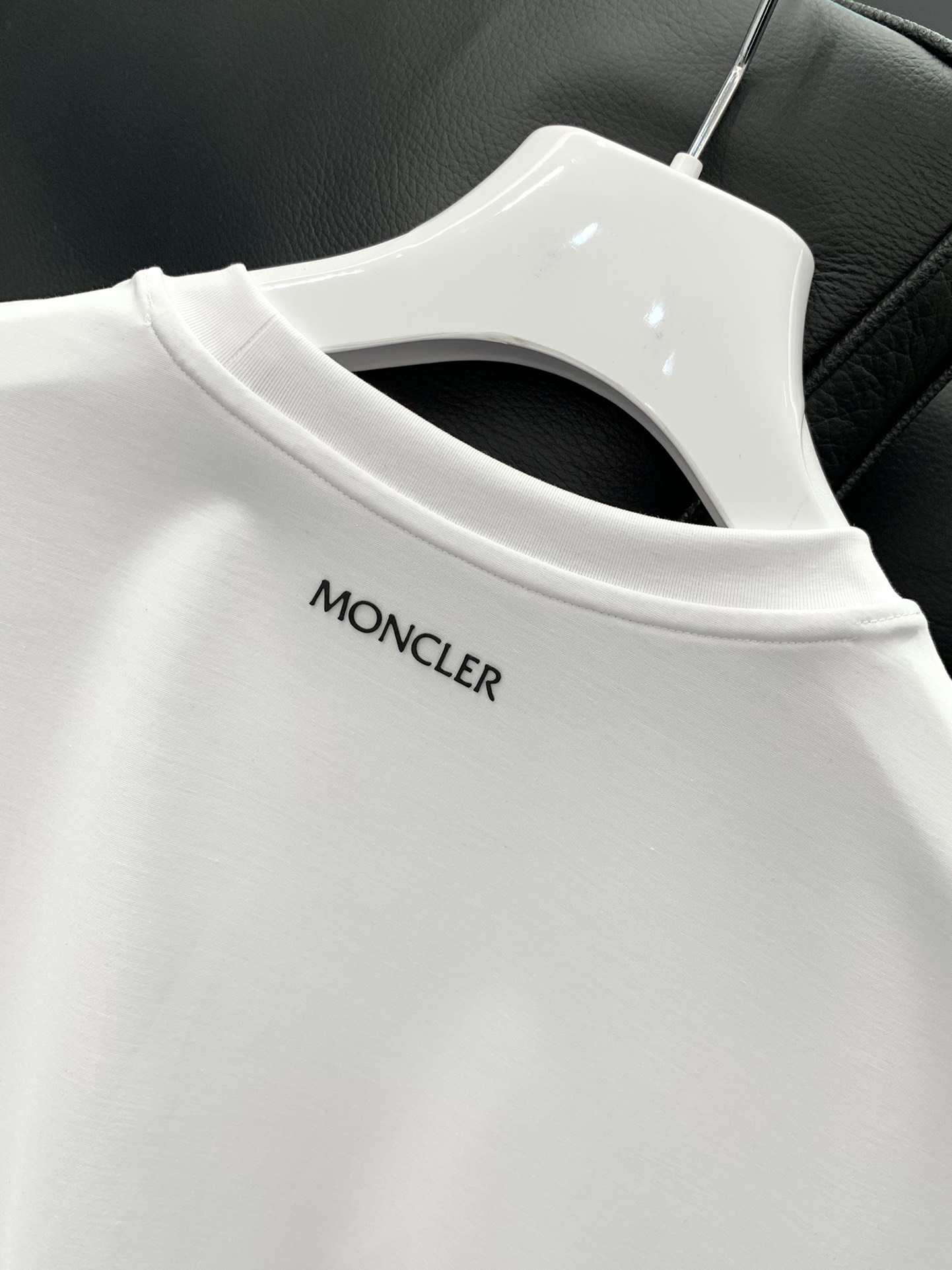 ，Moncler 蒙口，2025夏季最新品，专柜同步有售，原单狠货，时尚休闲圆领短袖T恤，上身舒适！吸睛