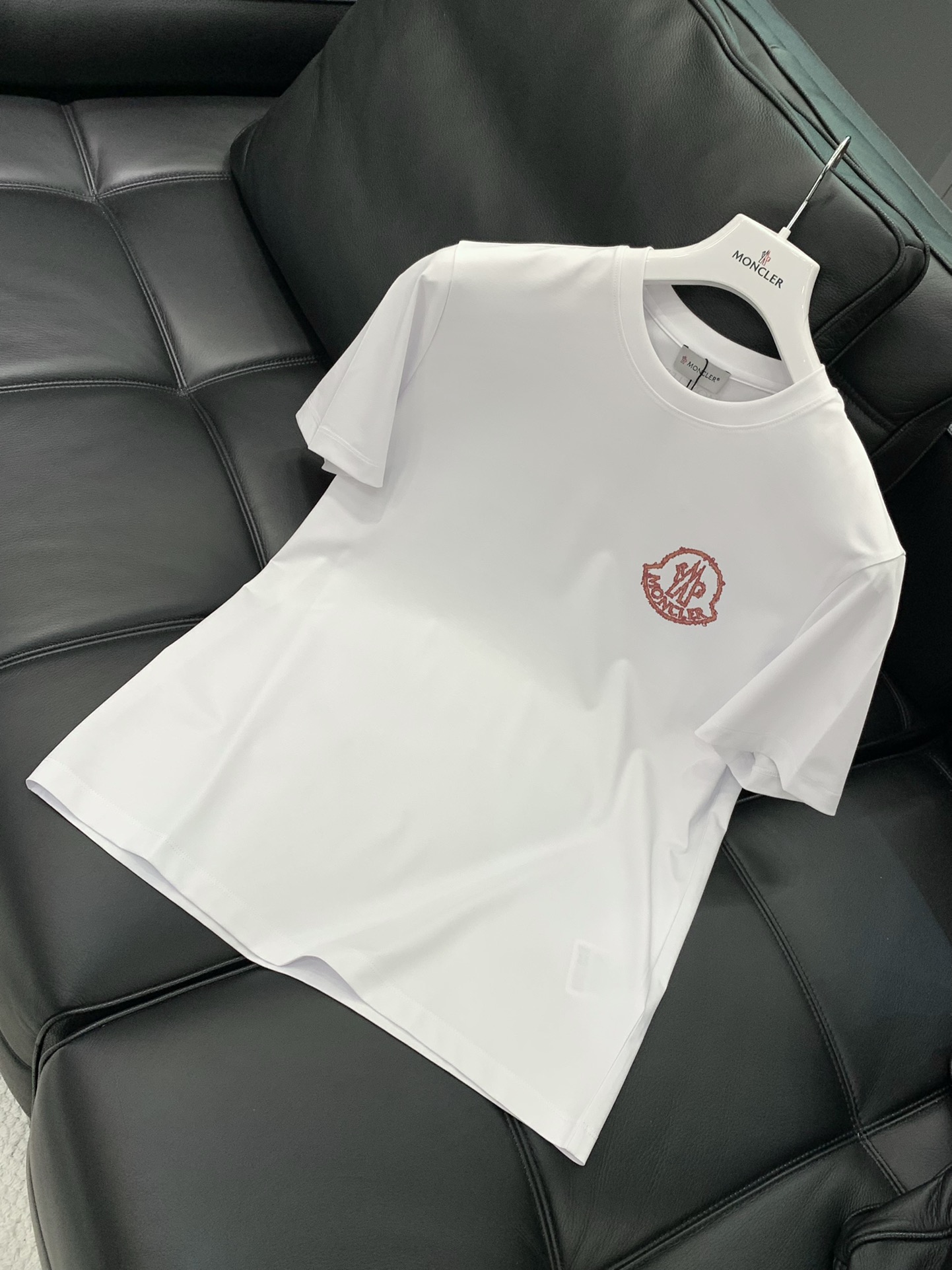 ，Moncler 蒙口，2025夏季最新品，专柜同步有售，原单狠货，时尚休闲圆领短袖T恤，上身舒适！吸睛