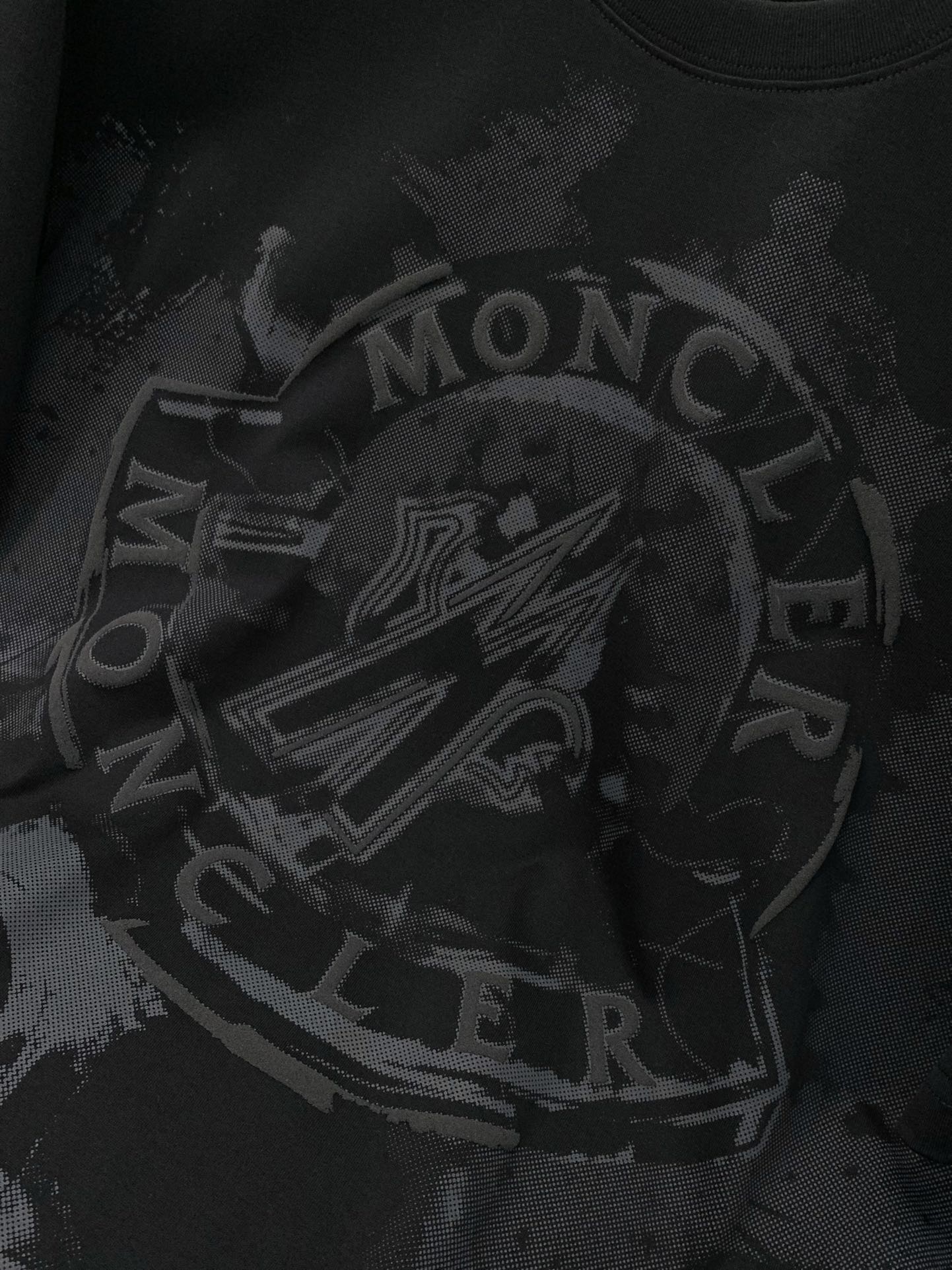，Moncler 蒙口，2025夏季最新品，专柜同步有售，原单狠货，时尚休闲圆领短袖T恤，上身舒适！吸睛