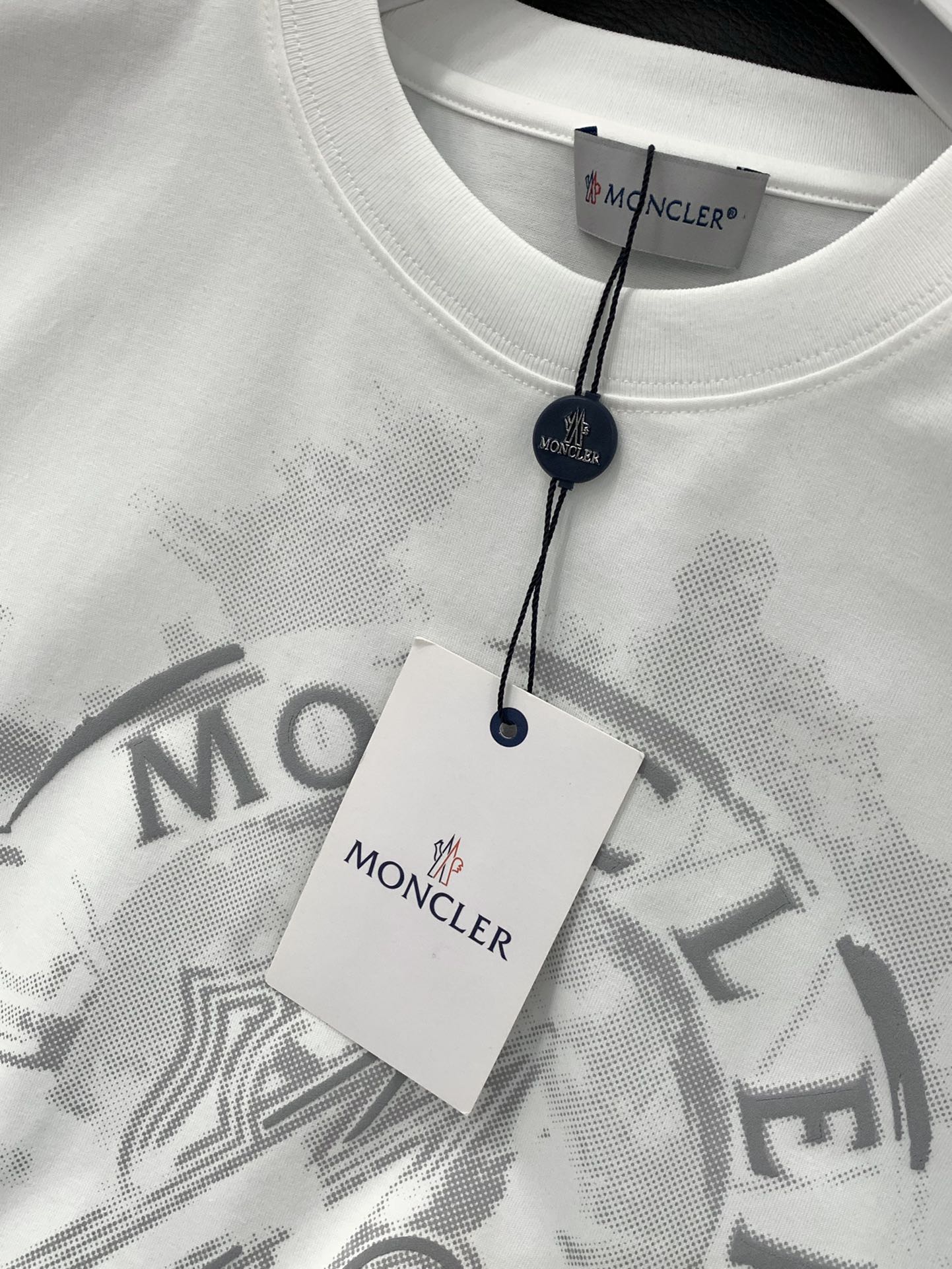 ，Moncler 蒙口，2025夏季最新品，专柜同步有售，原单狠货，时尚休闲圆领短袖T恤，上身舒适！吸睛