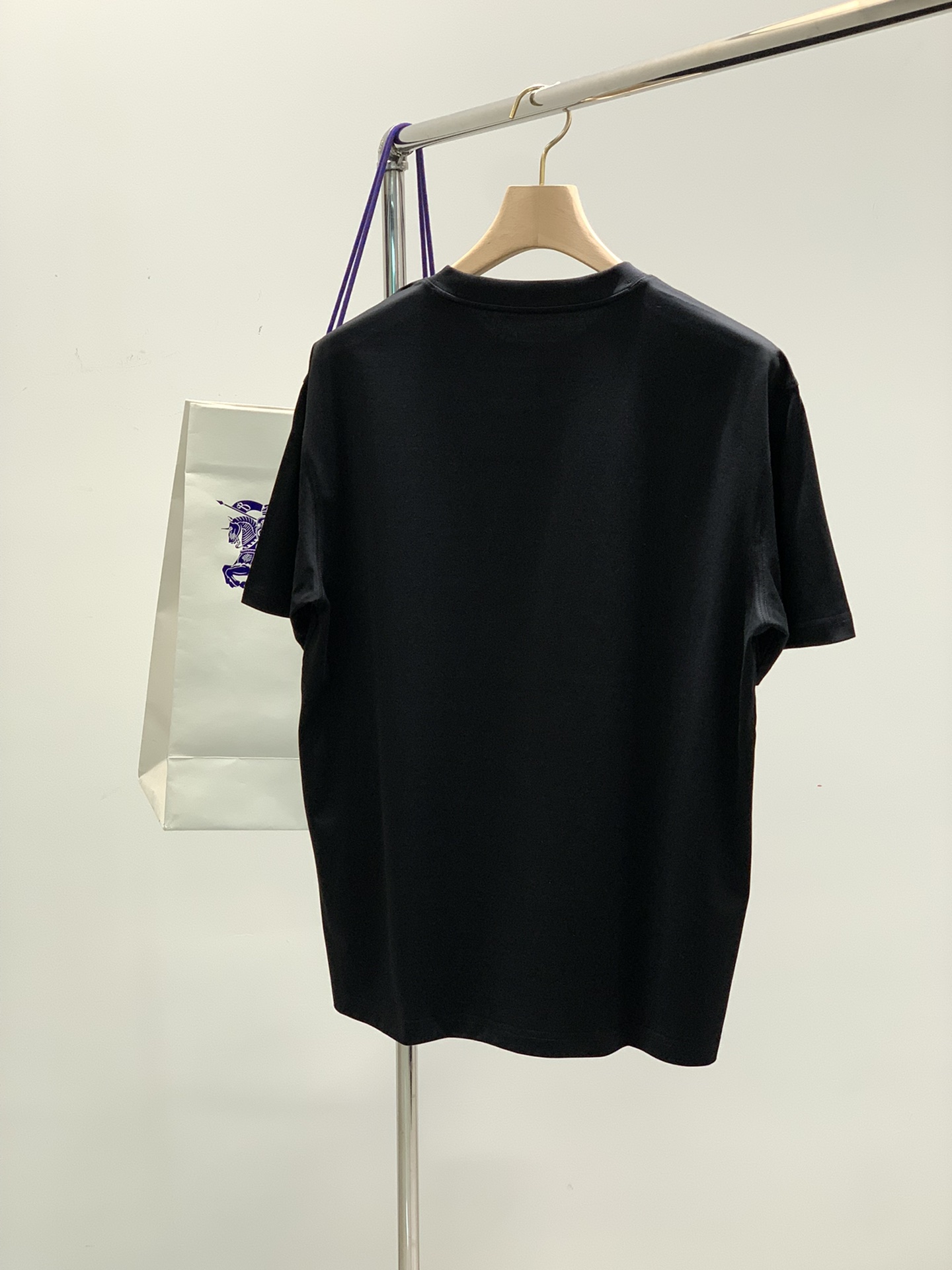 ，Burberry 巴宝莉，2025夏季最新品，专柜同步有售，原单狠货，时尚休闲圆领短袖T恤，进口原版面