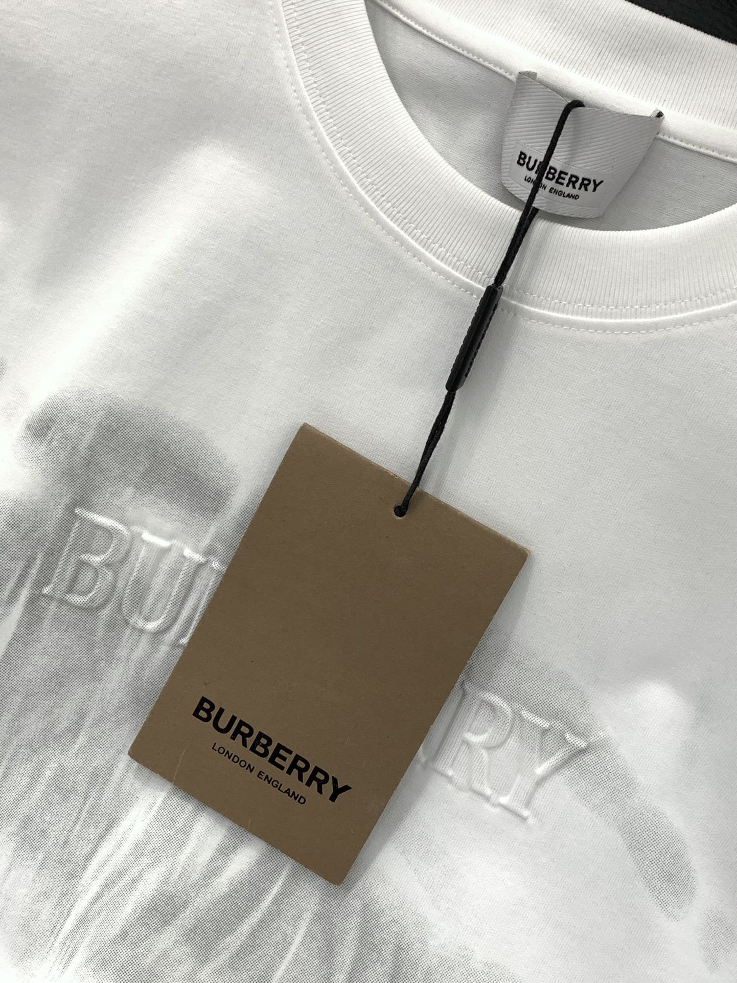 ，Burberry 巴宝莉，2025夏季最新品，专柜同步有售，原单狠货，时尚休闲圆领短袖T恤，进口原版面