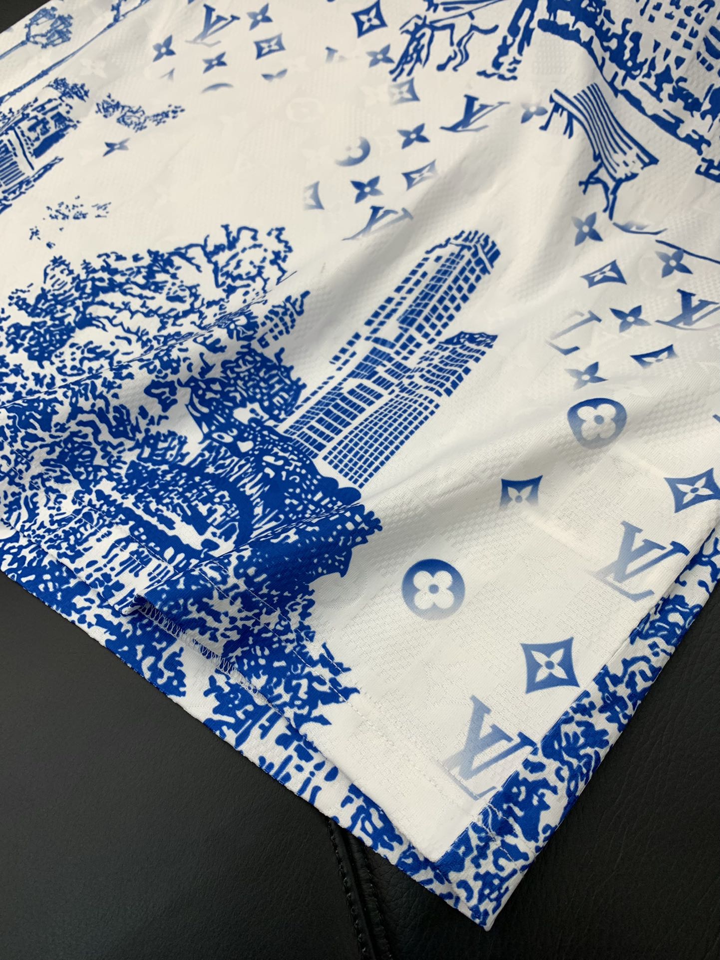 ，LouisVuitton 路易威登，2025夏季最新款，专柜同步有售，原单狠货，时尚休闲圆领短袖T恤，