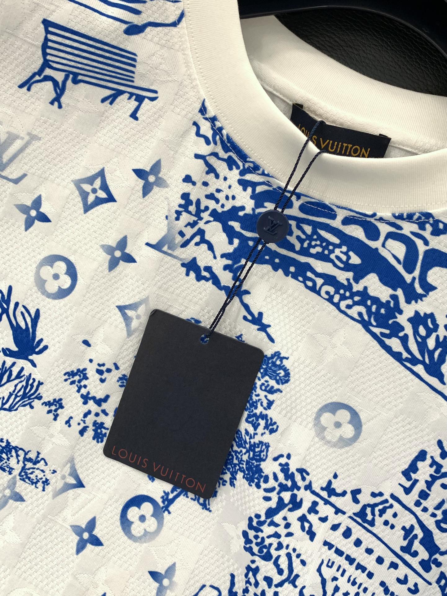 ，LouisVuitton 路易威登，2025夏季最新款，专柜同步有售，原单狠货，时尚休闲圆领短袖T恤，